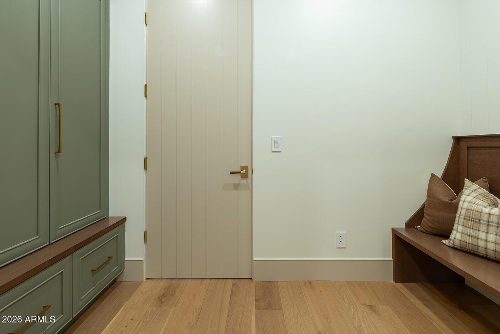 22012 N LOS CABALLOS Drive