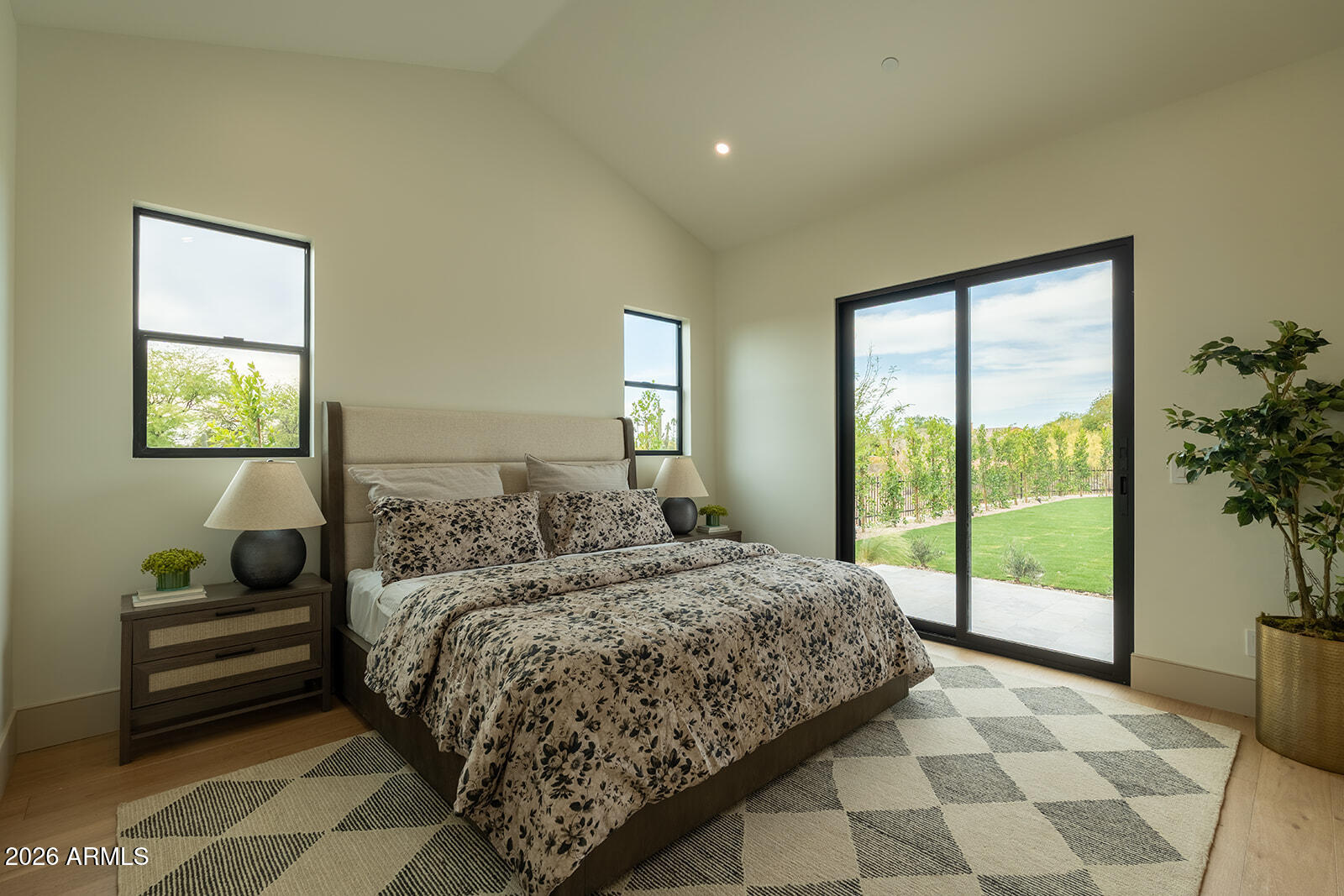 22012 N LOS CABALLOS Drive