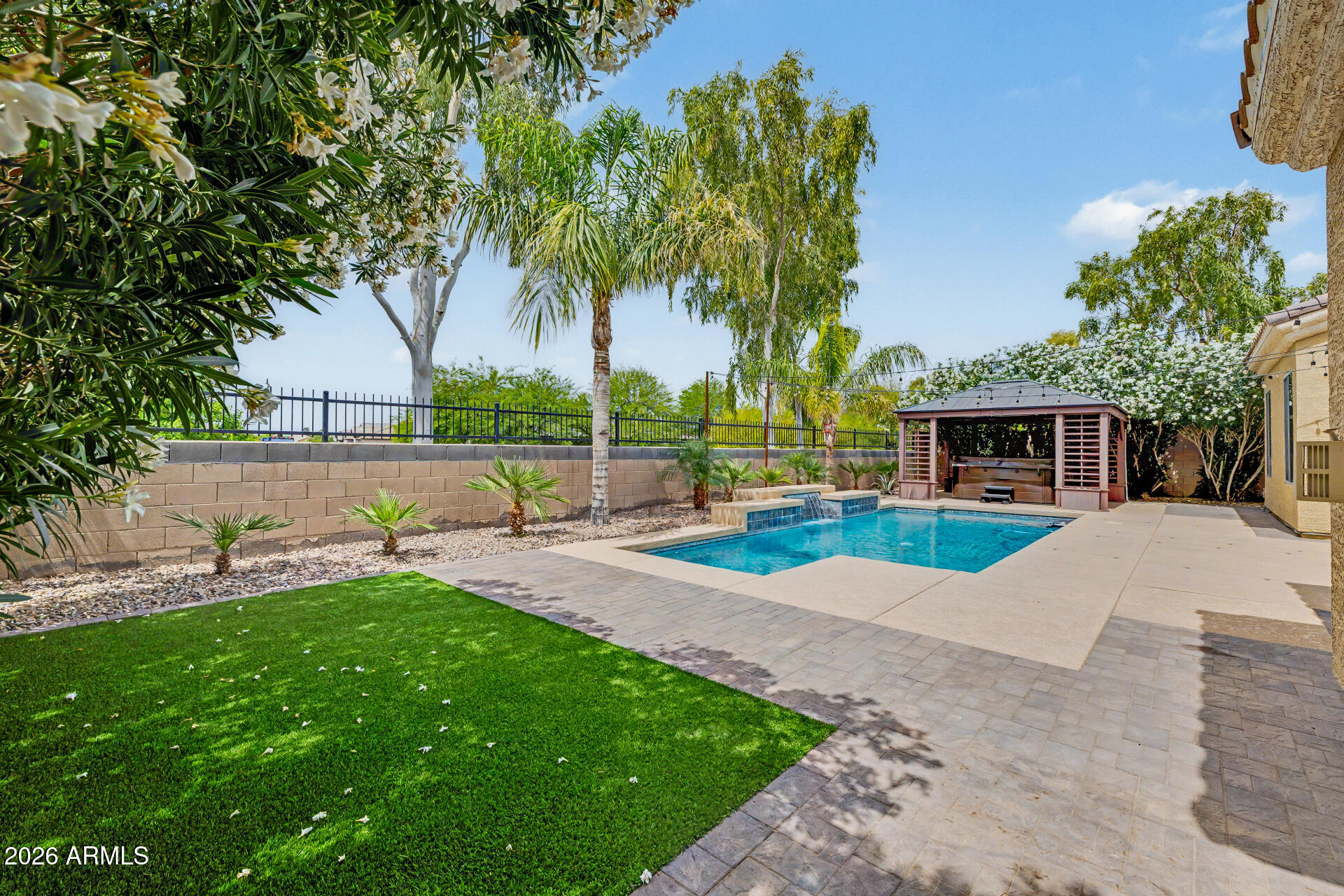 18970 N STONEGATE Road