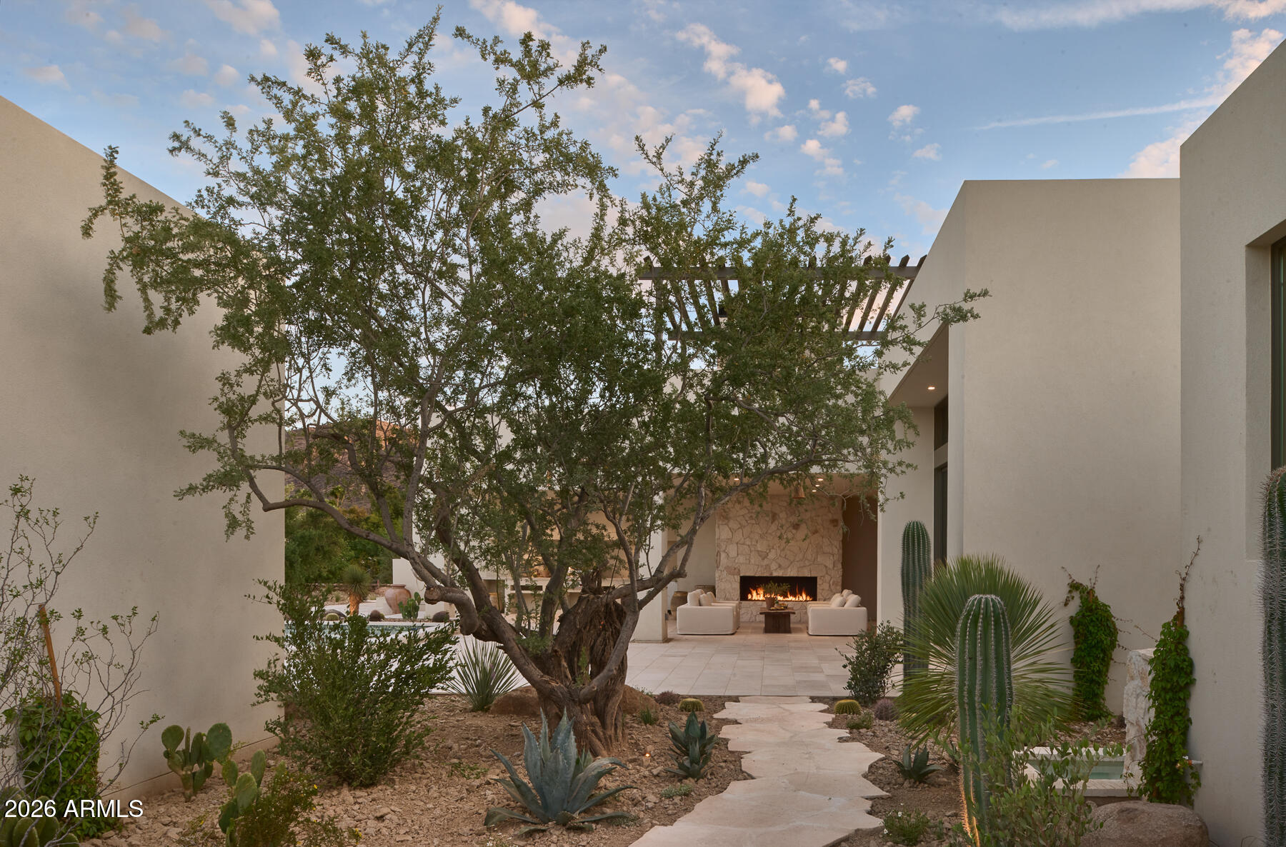 8717 N AVENIDA DEL SOL