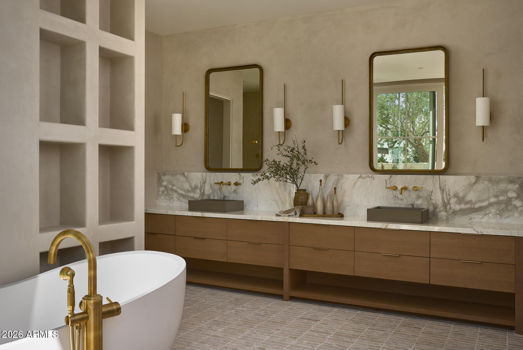 8717 N AVENIDA DEL SOL