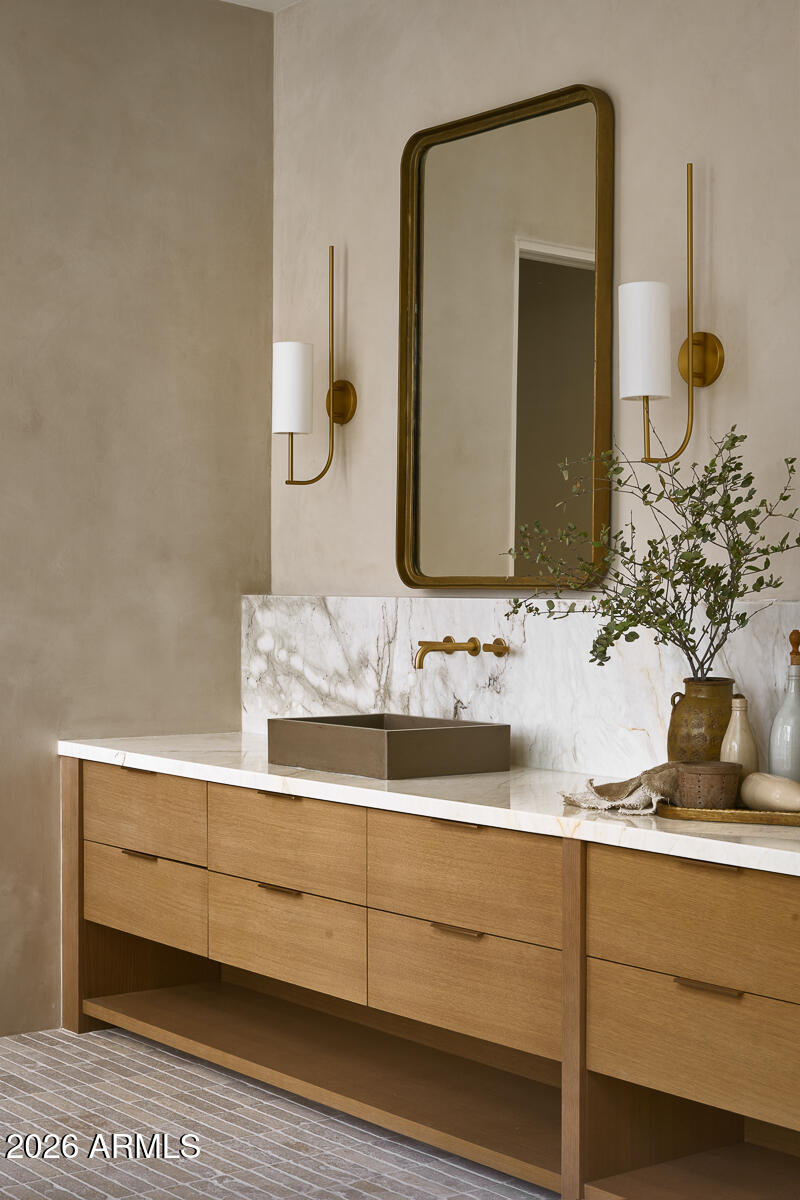 8717 N AVENIDA DEL SOL