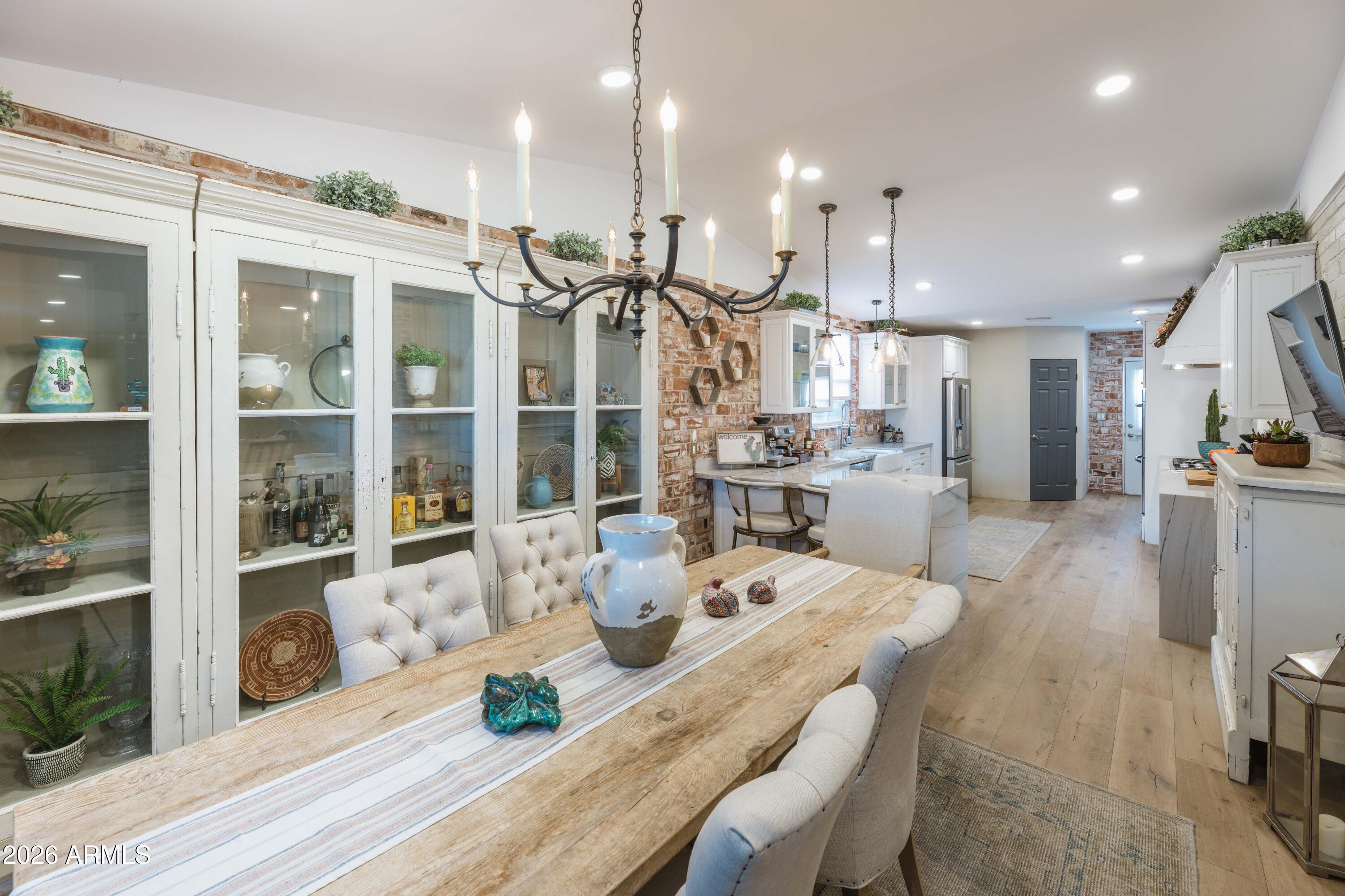 2111 W MULBERRY Drive