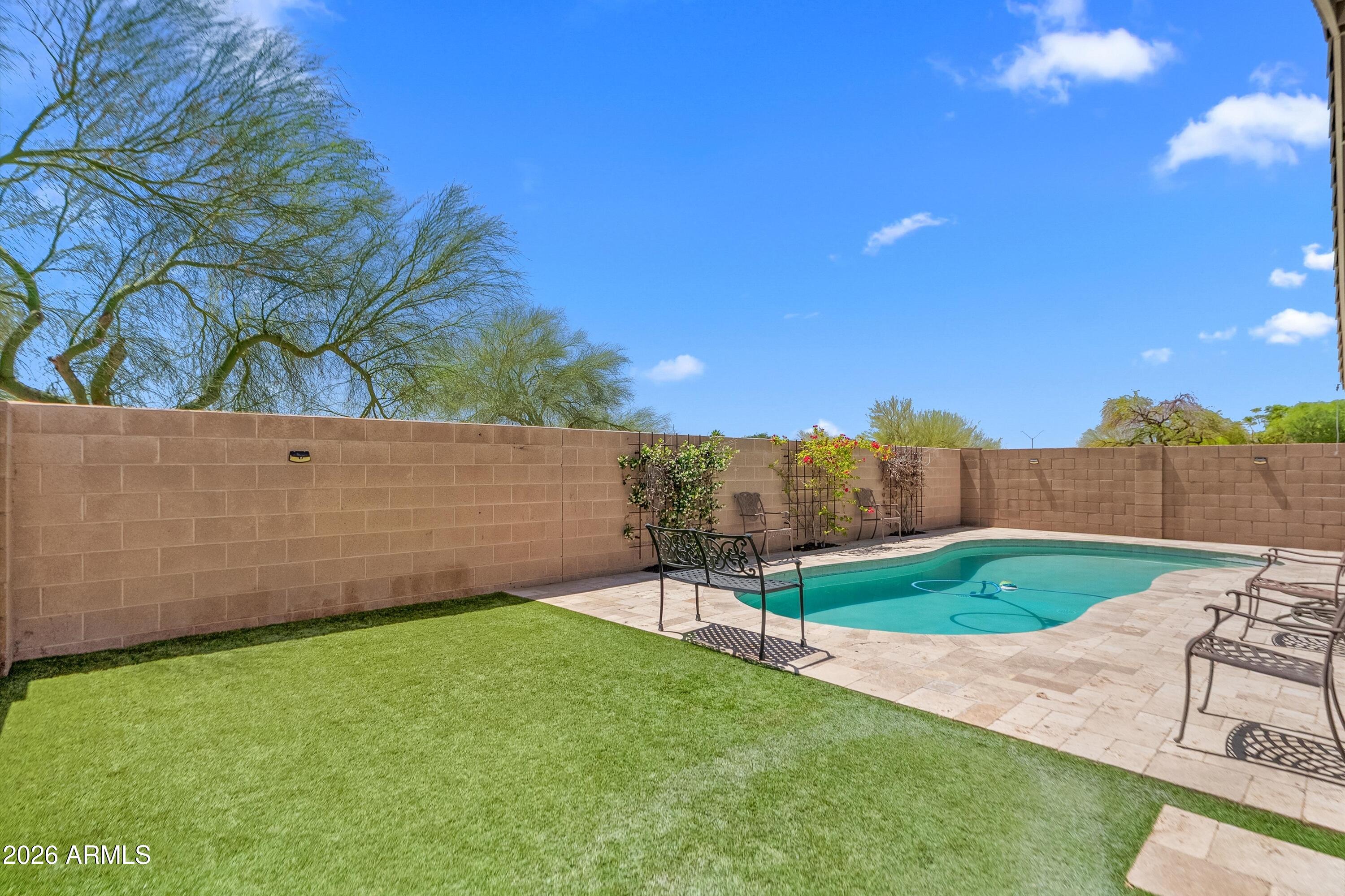 9319 W HARMONY Lane
