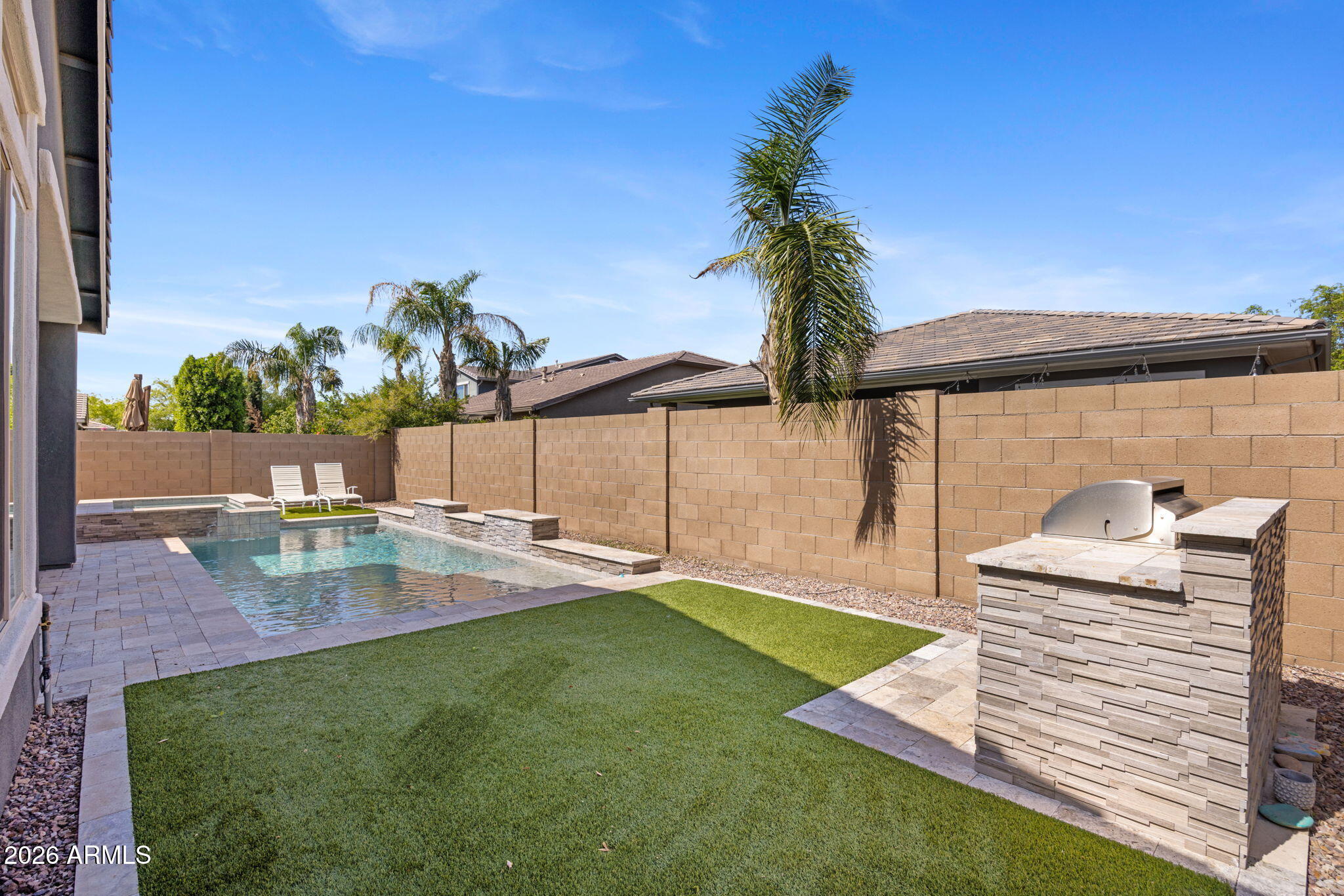 2860 E PINTO Drive