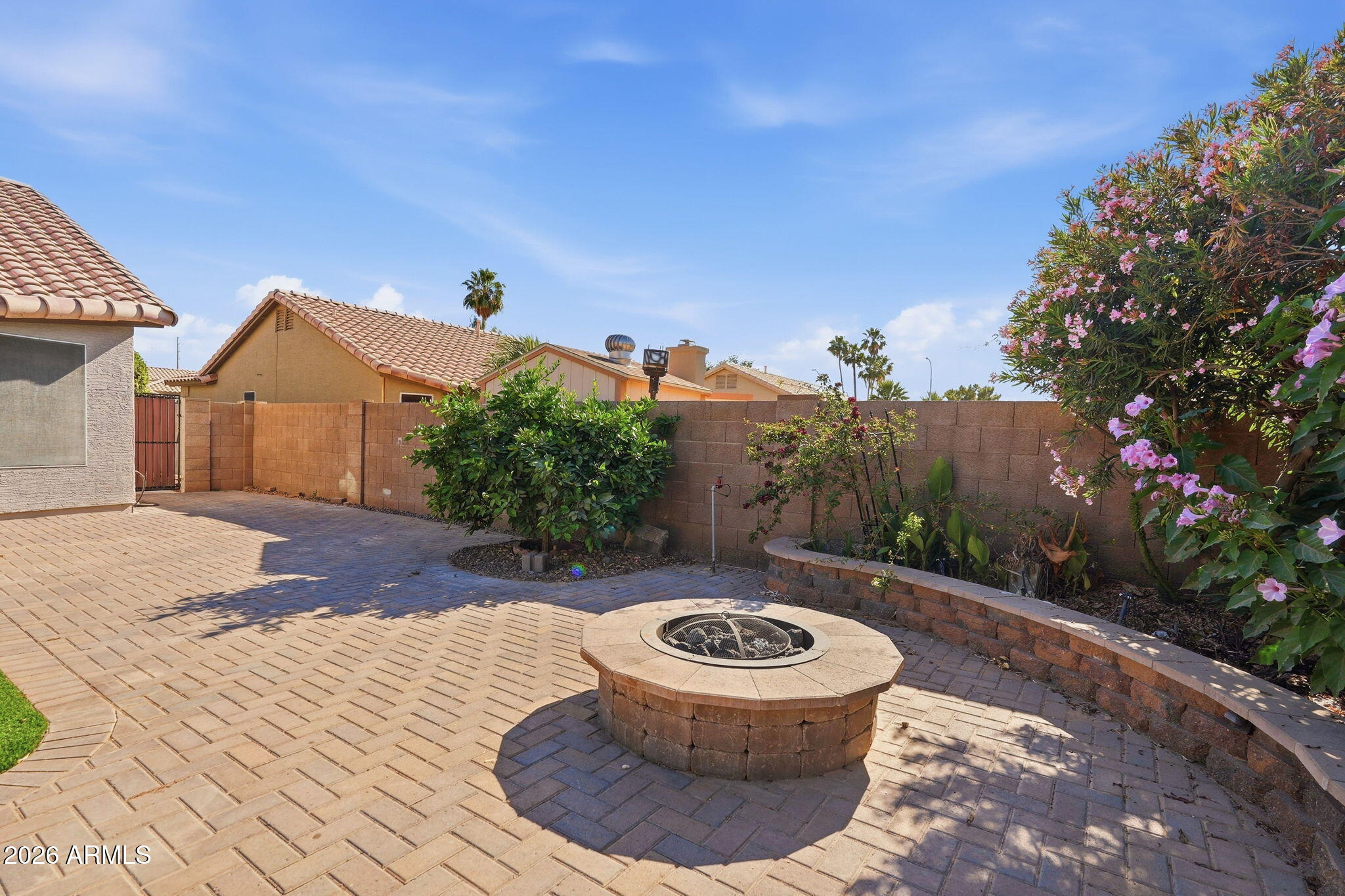 5440 W SARAGOSA Street
