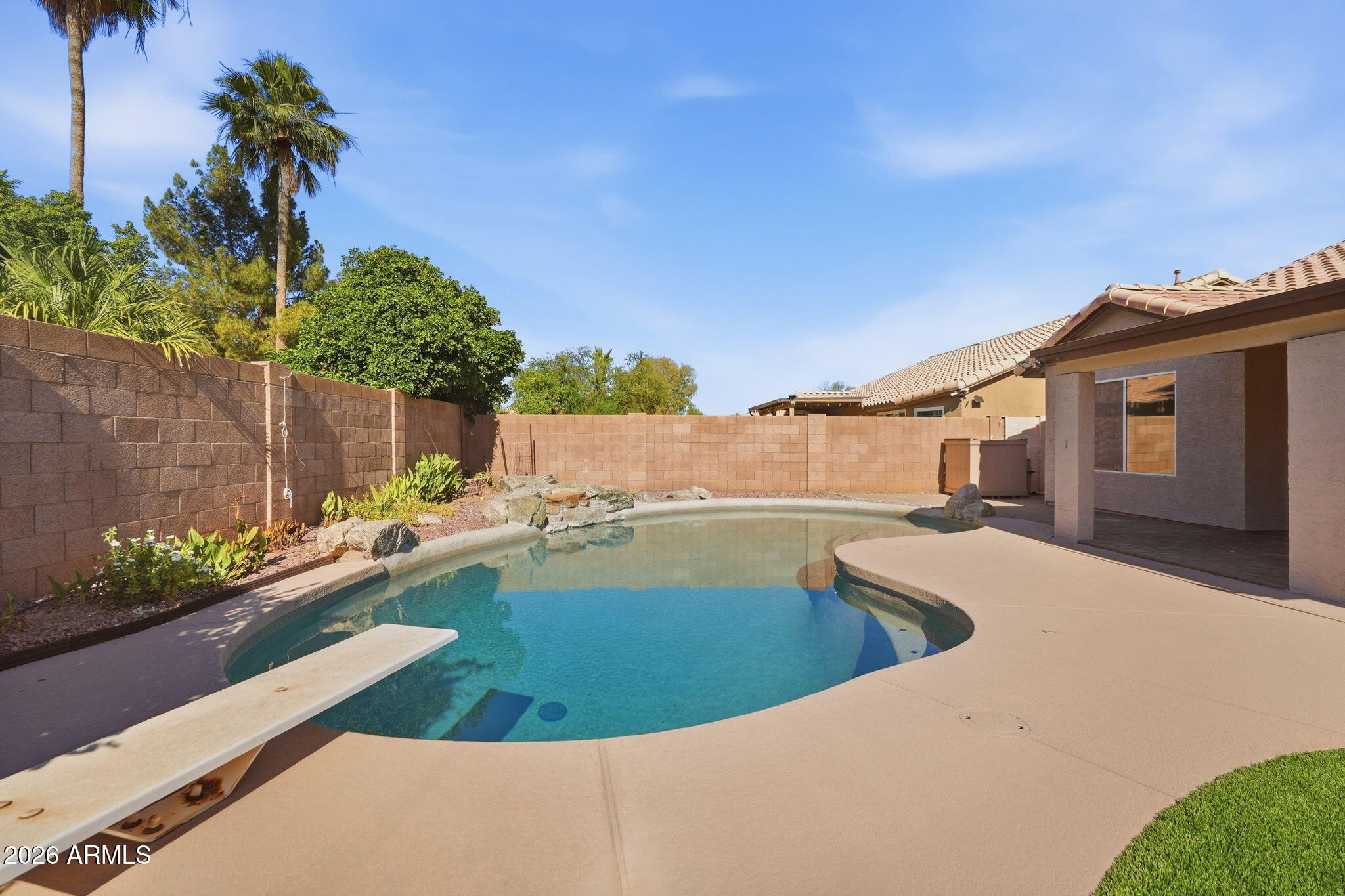 5440 W SARAGOSA Street
