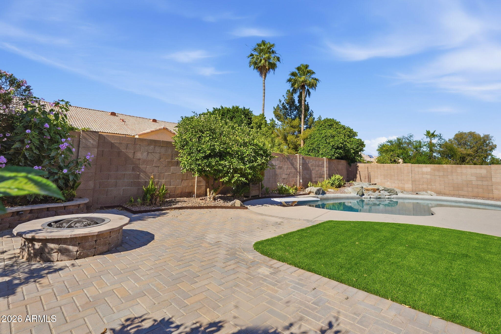 5440 W SARAGOSA Street