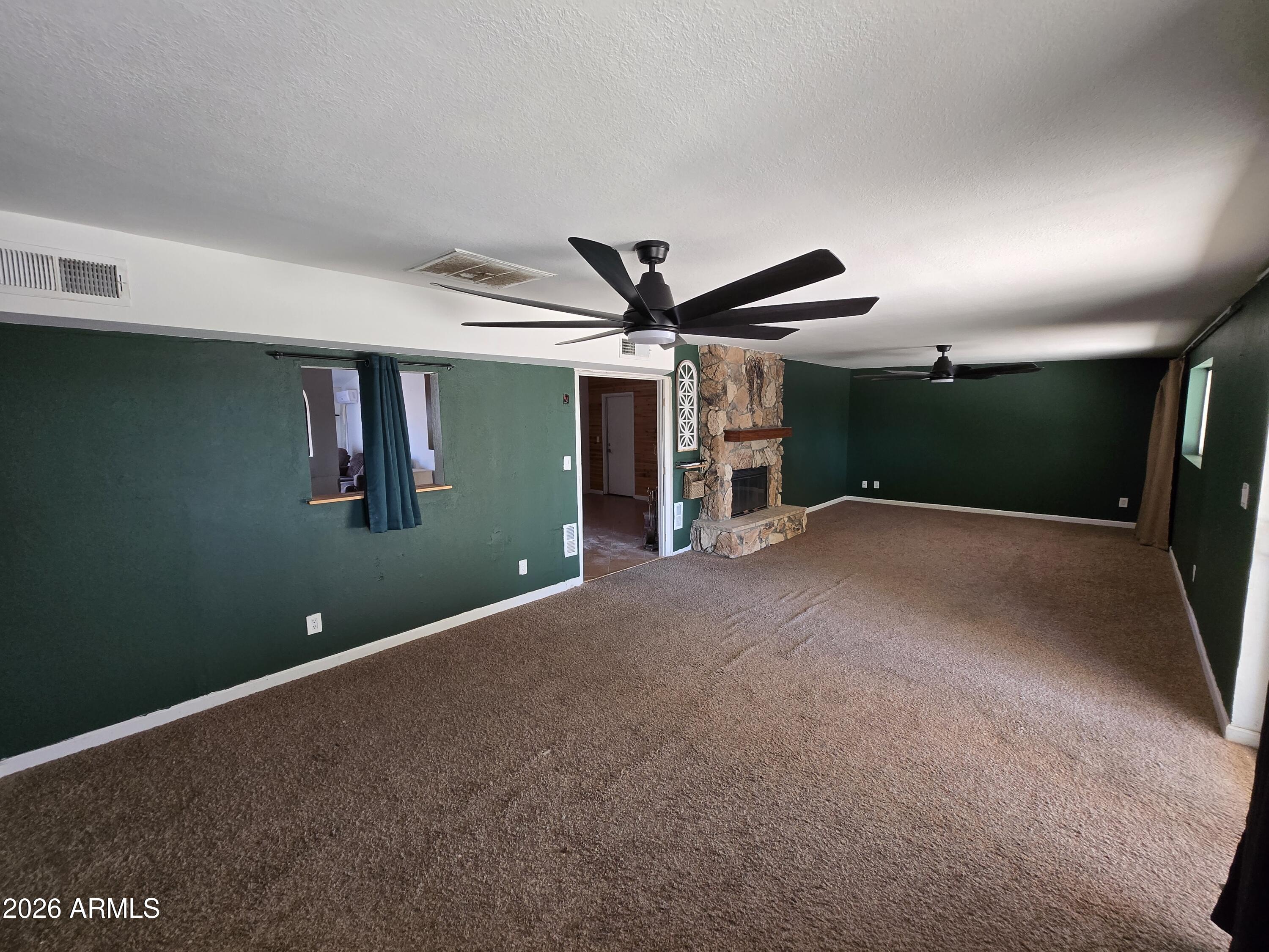 1814 N EDGEWATER Circle