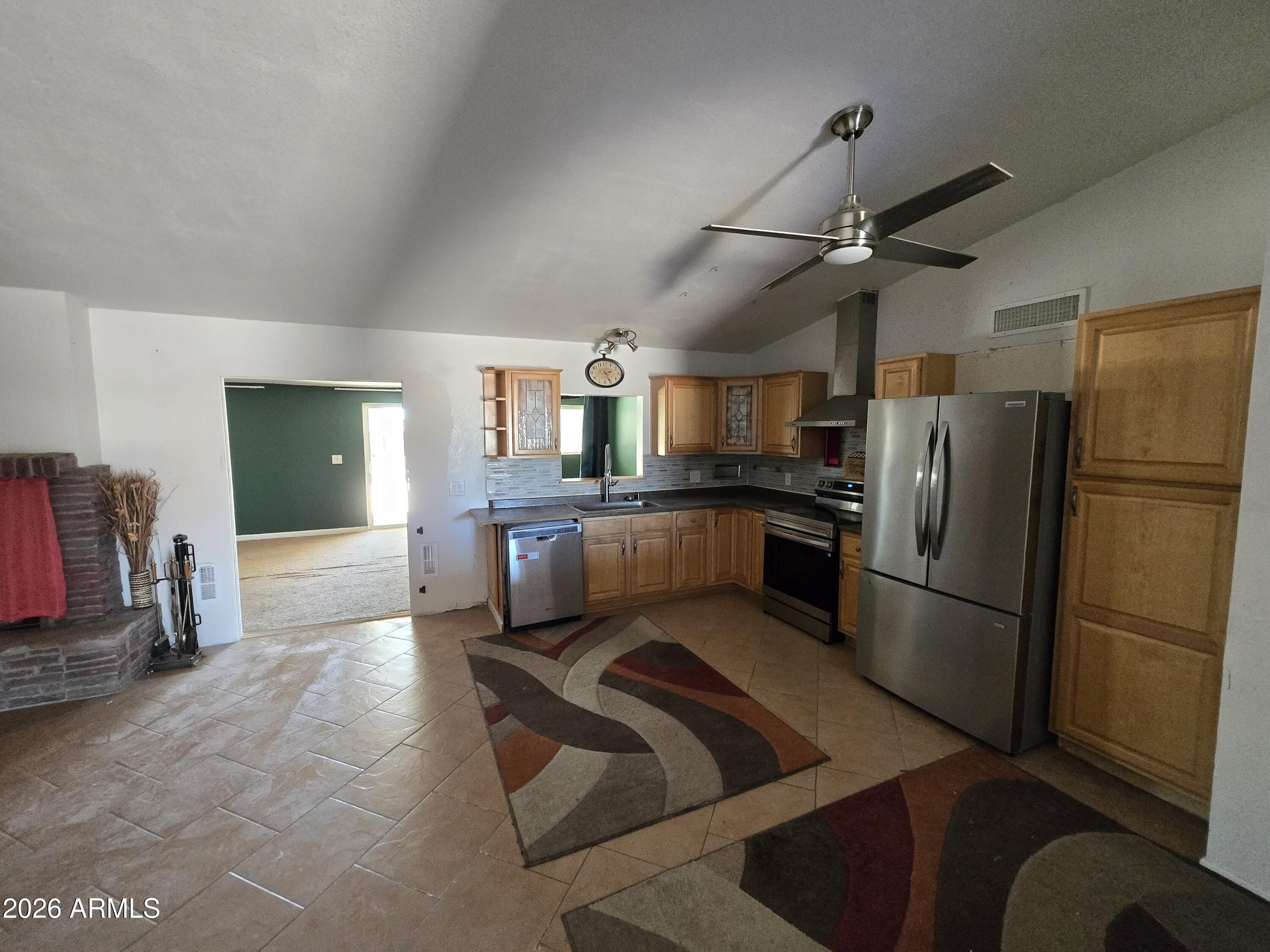 1814 N EDGEWATER Circle