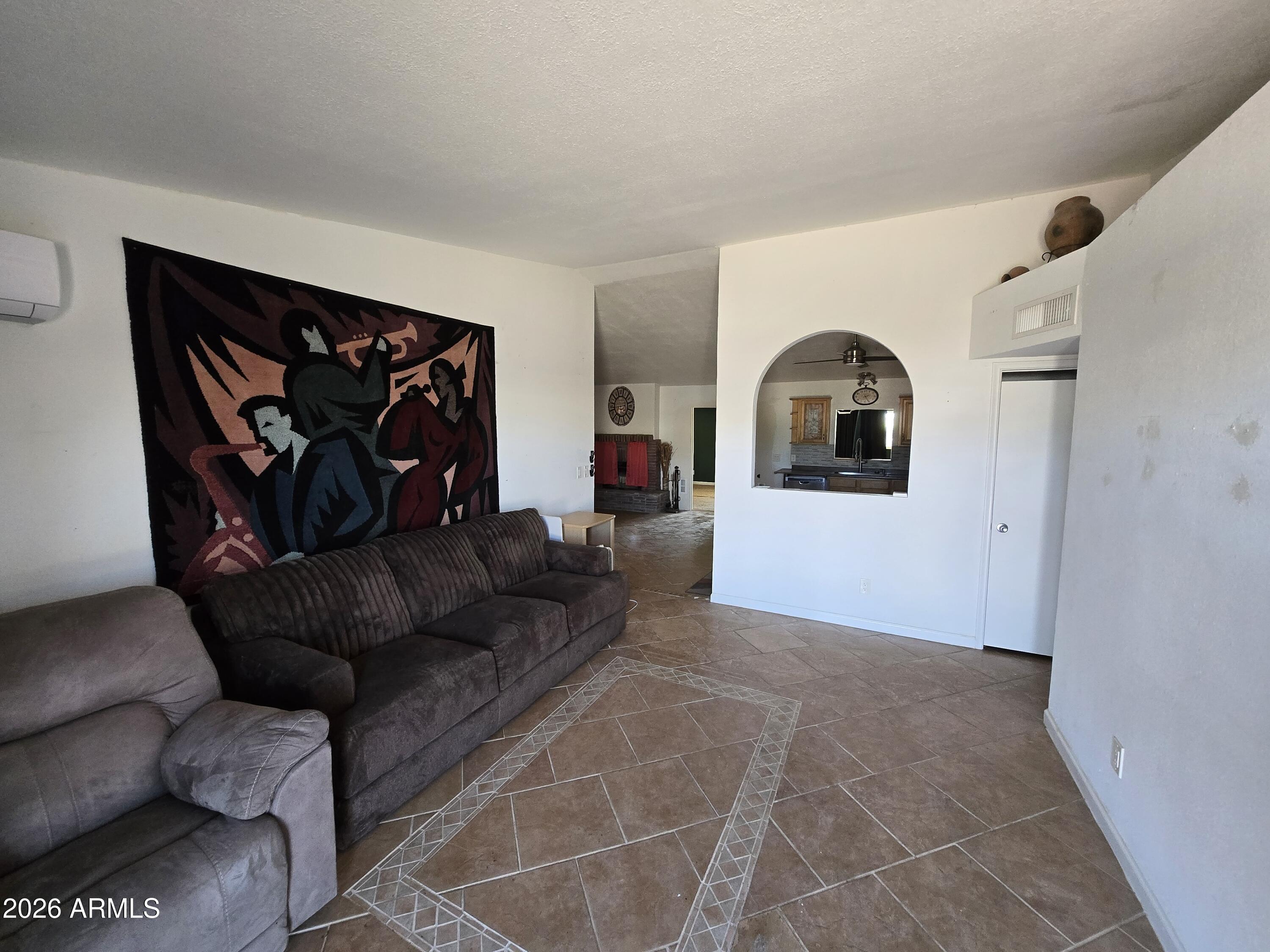 1814 N EDGEWATER Circle