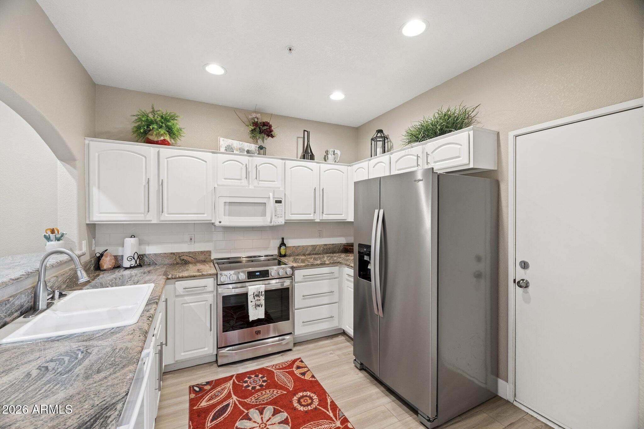 7021 E EARLL Drive 101