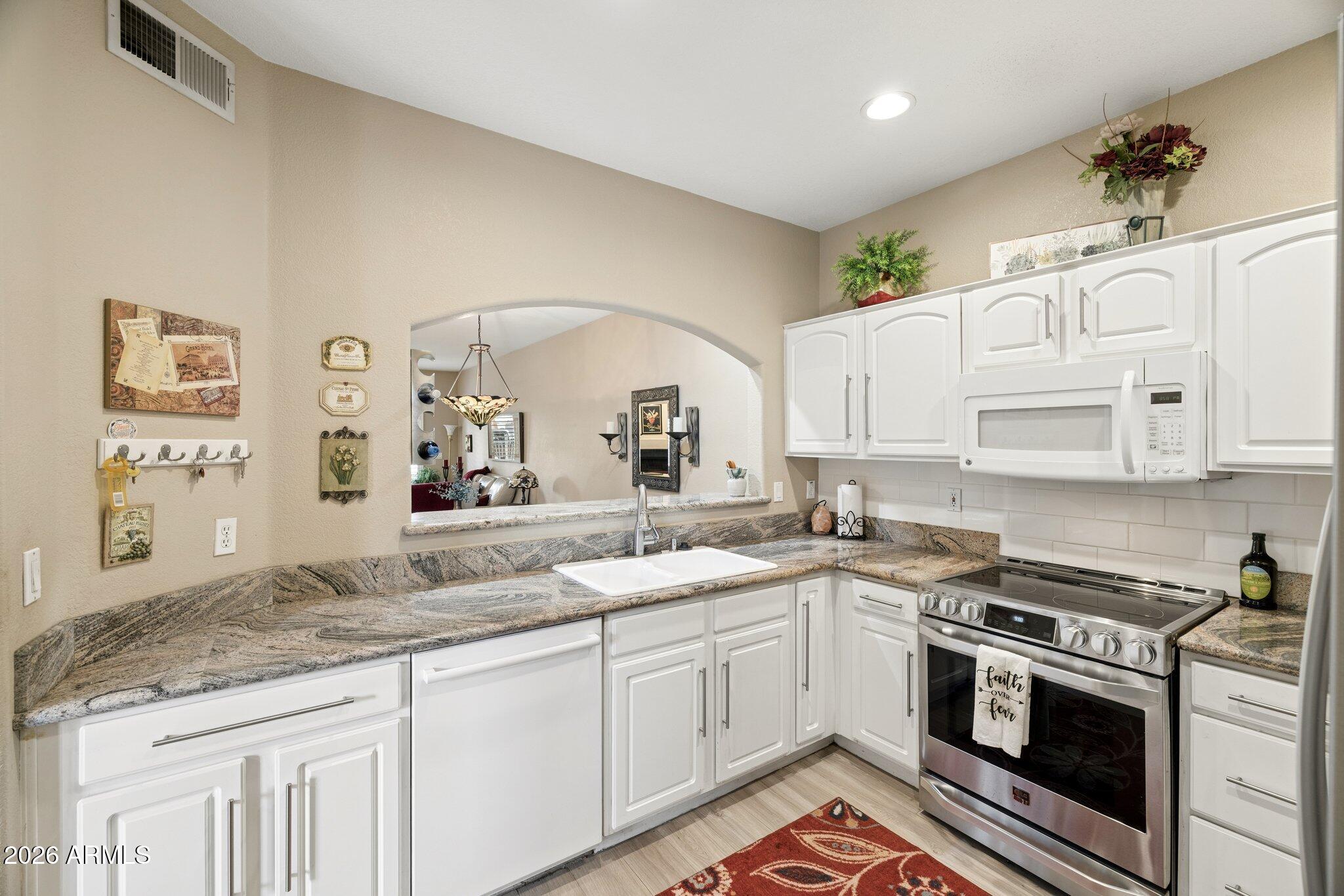 7021 E EARLL Drive 101