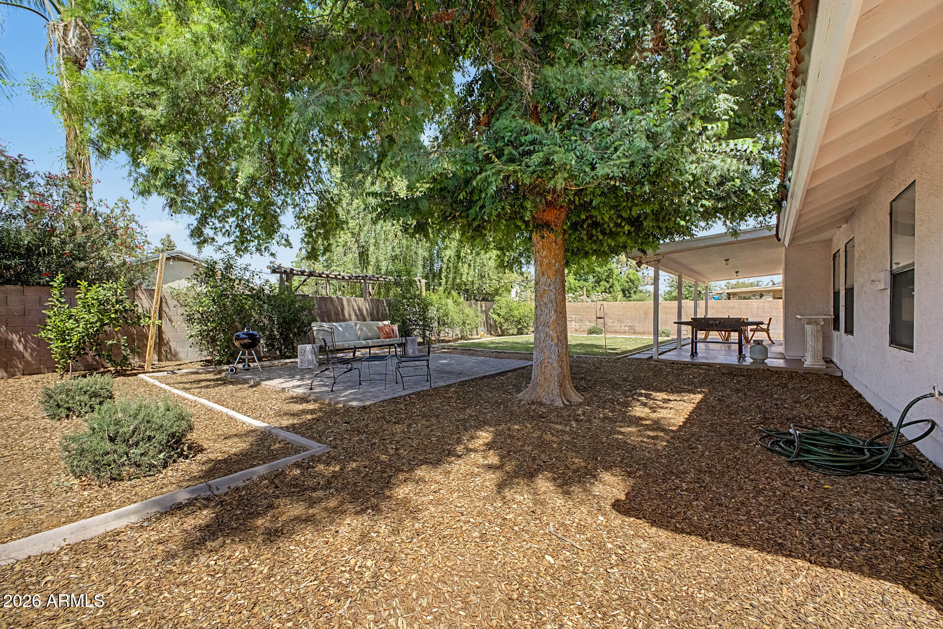 844 E ENCINAS Avenue