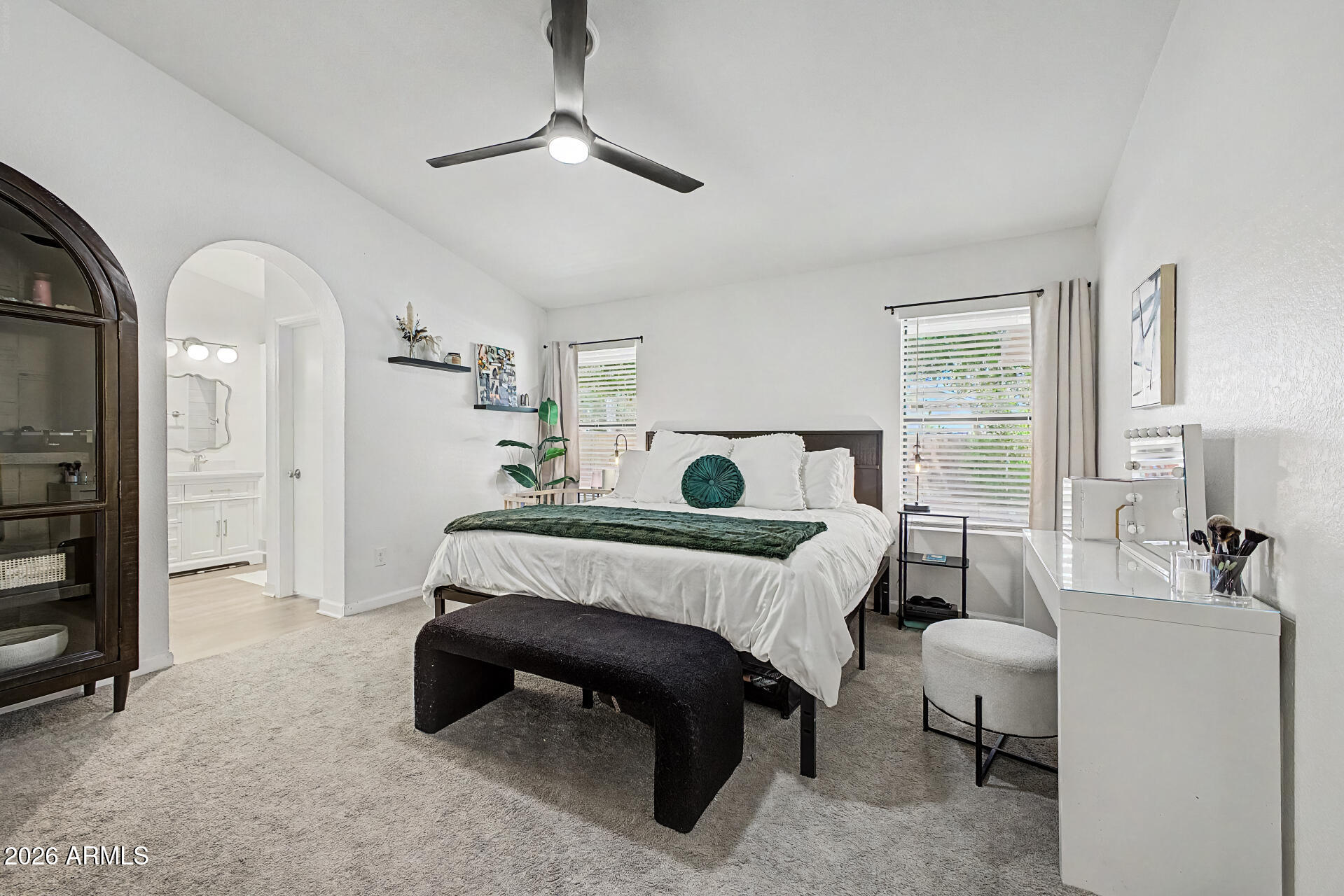 844 E ENCINAS Avenue