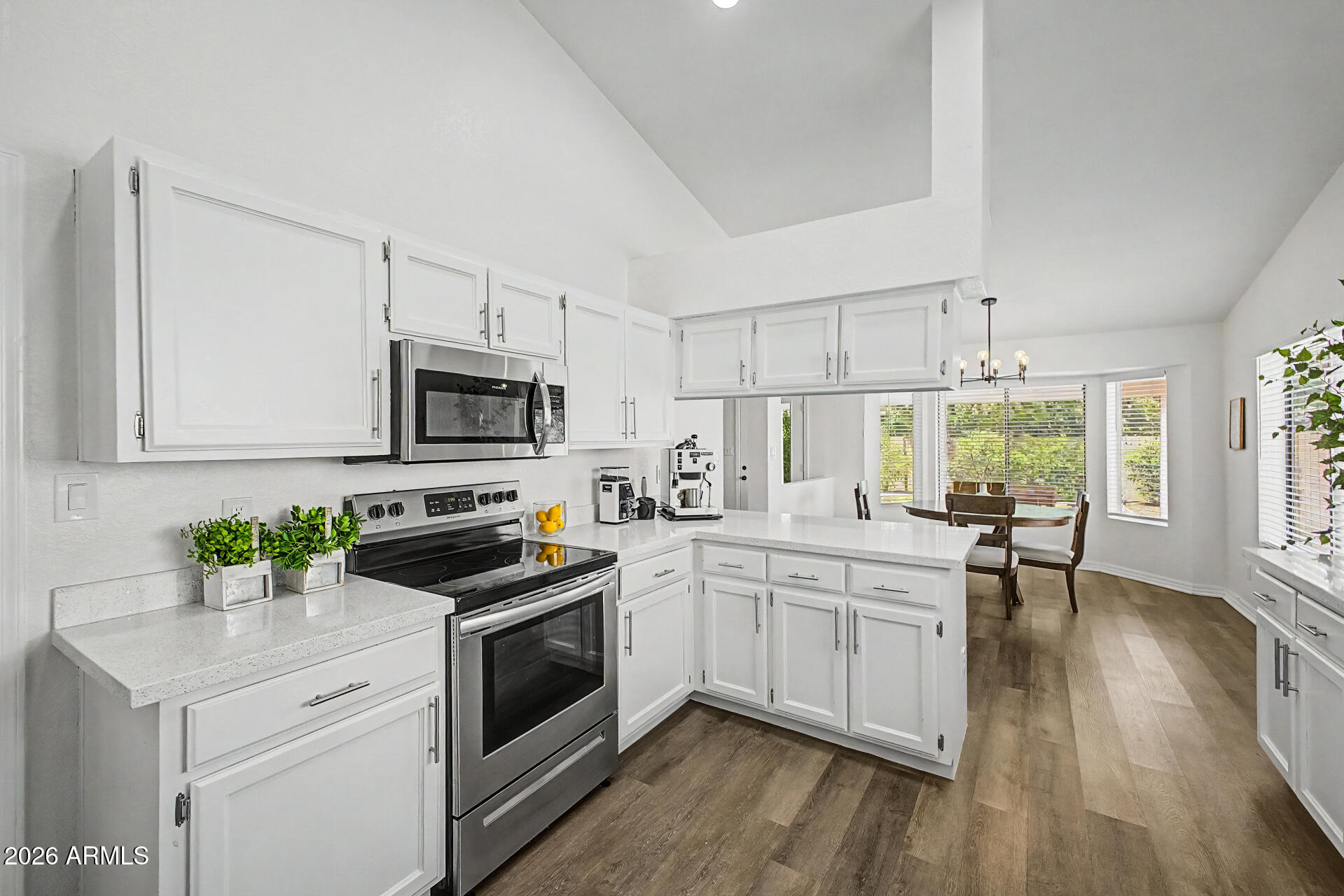 844 E ENCINAS Avenue