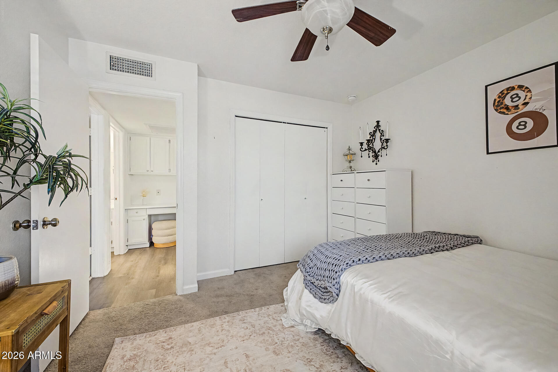 844 E ENCINAS Avenue