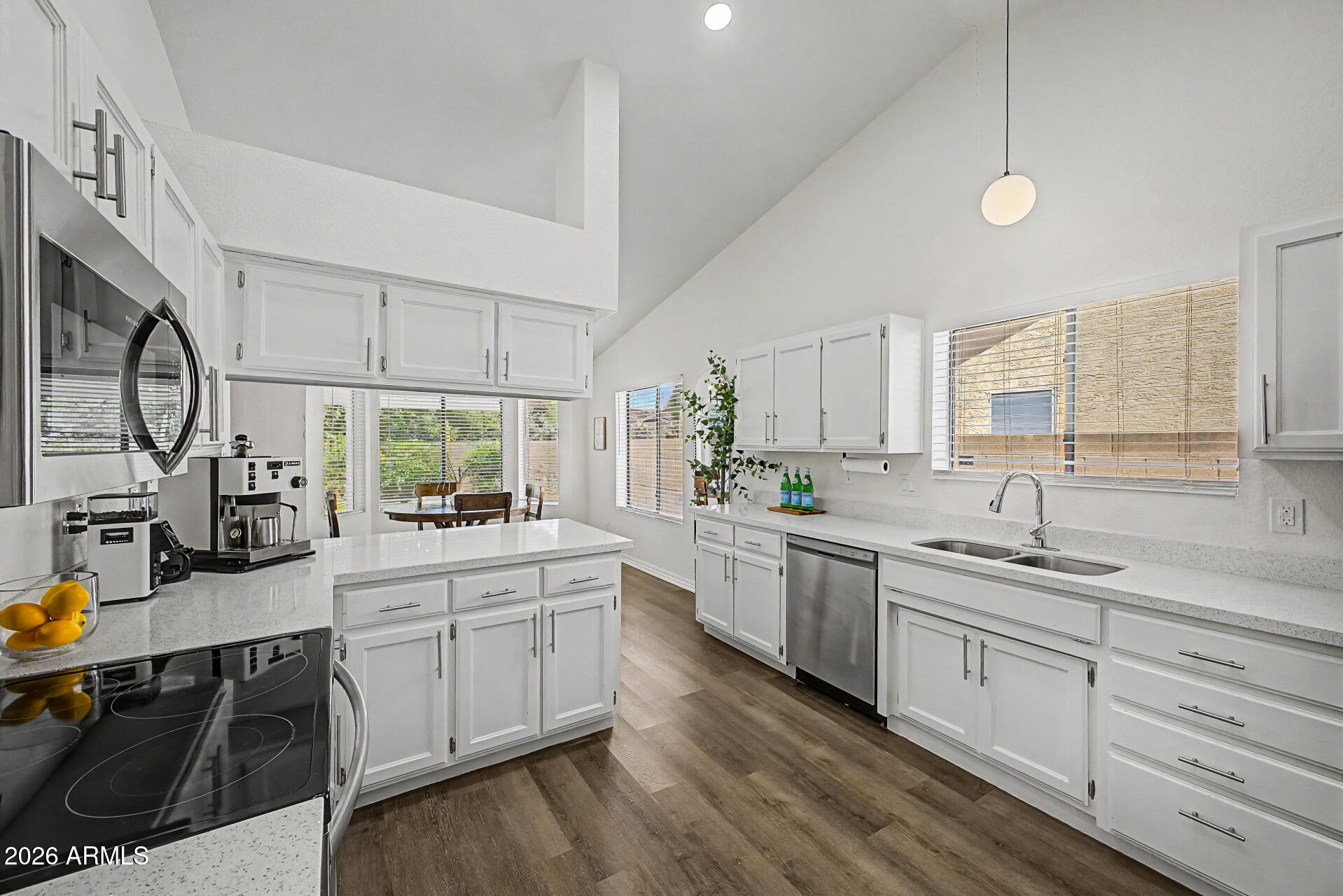 844 E ENCINAS Avenue