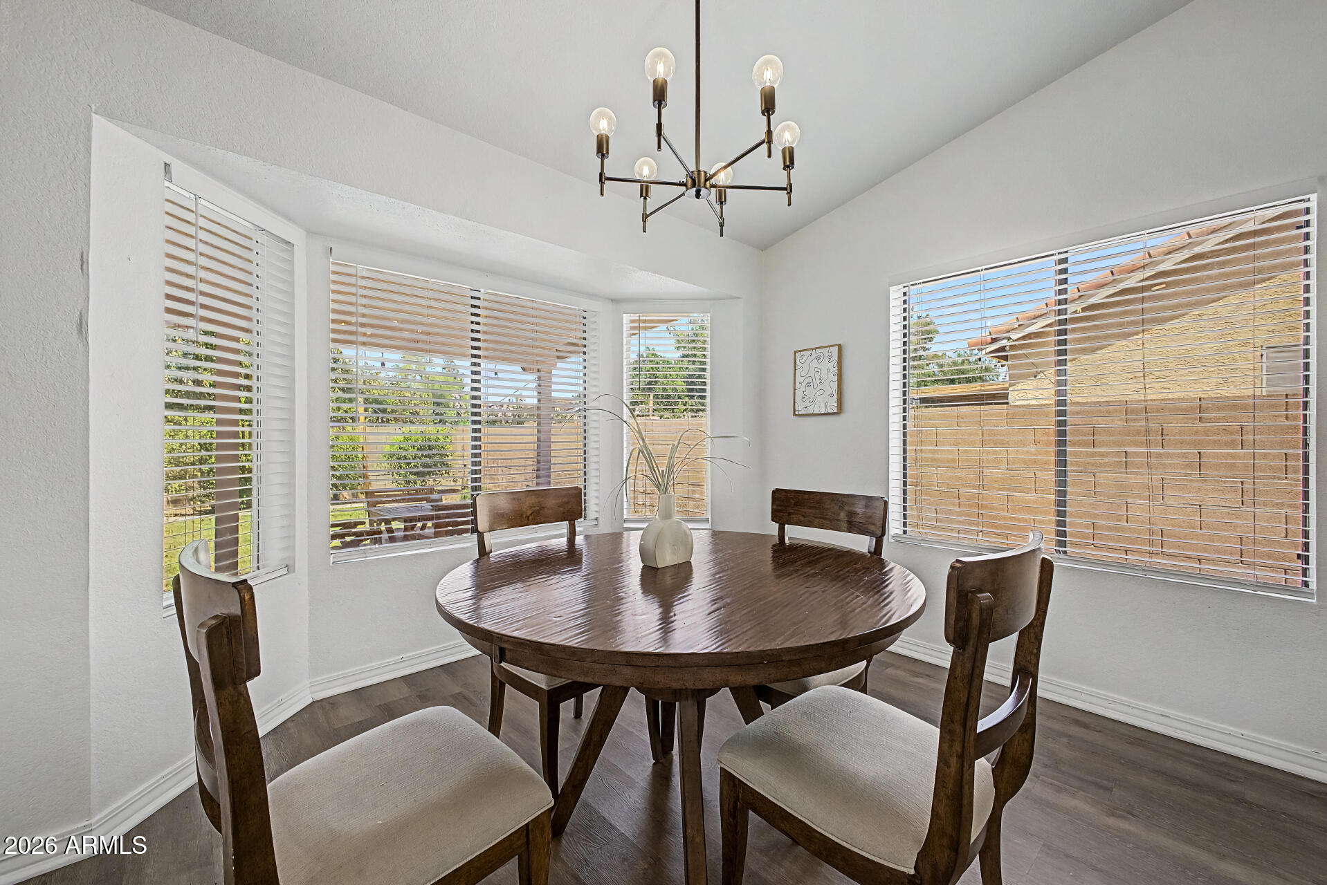 844 E ENCINAS Avenue