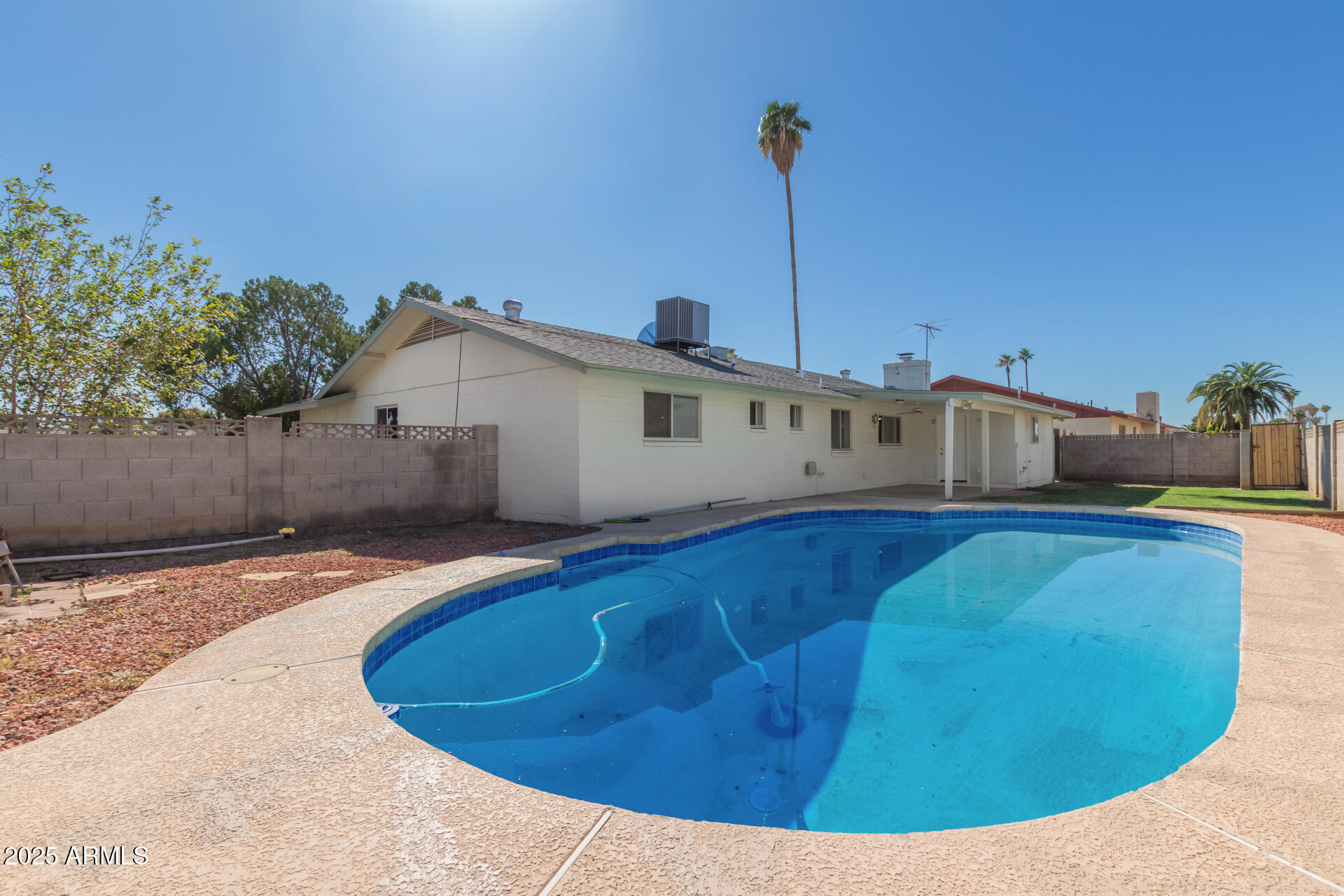 2322 E EVERGREEN Street