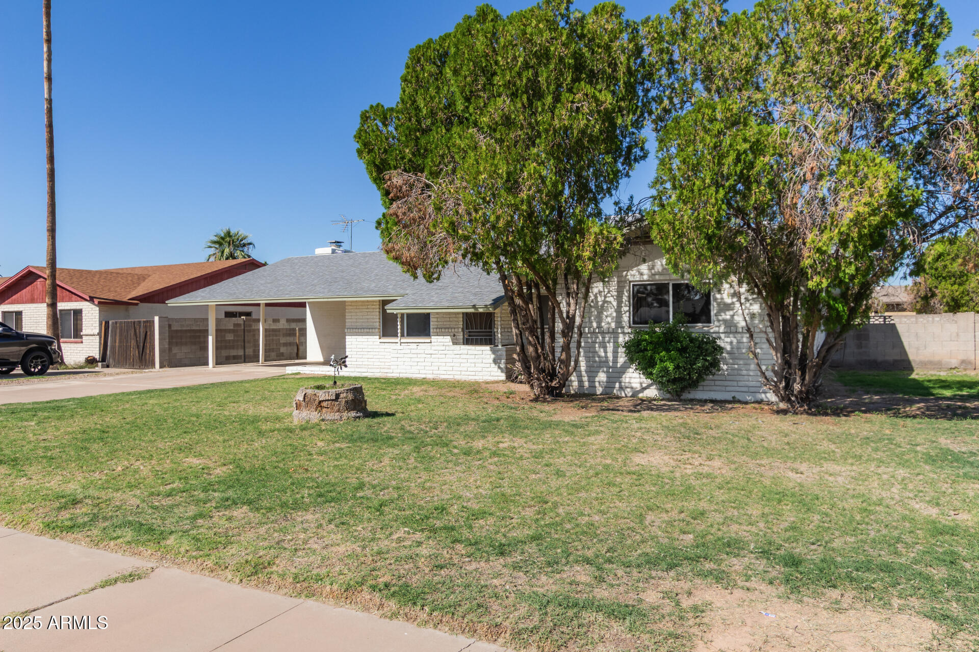 2322 E EVERGREEN Street