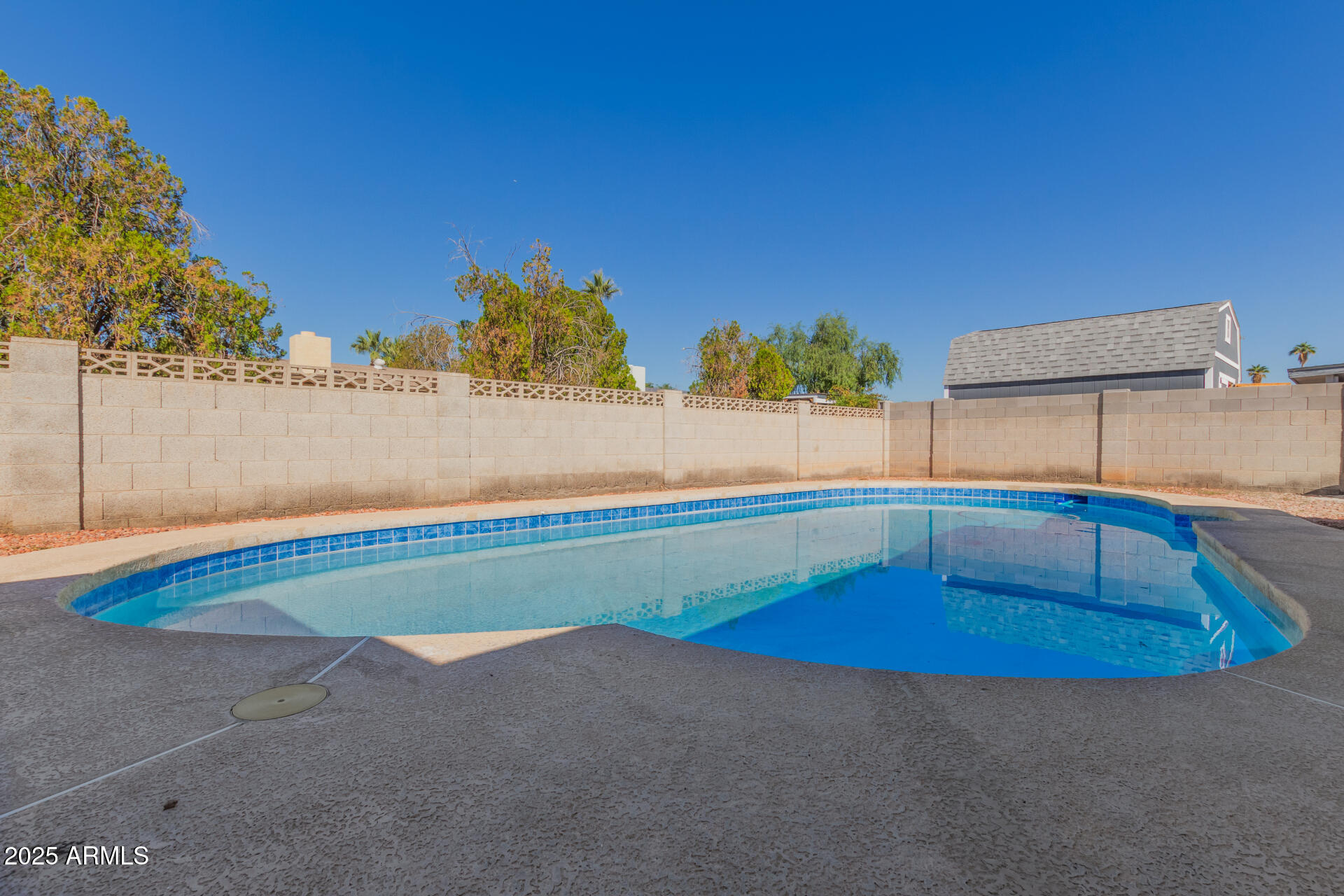 2322 E EVERGREEN Street
