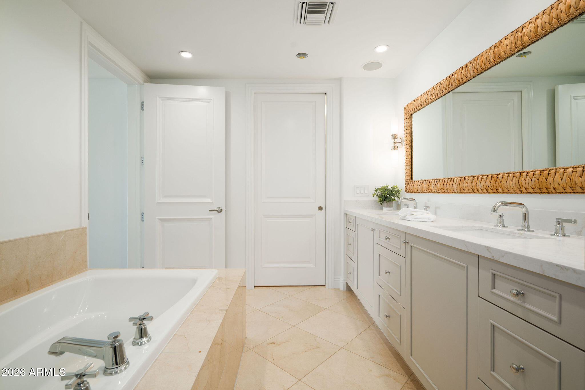 7181 E CAMELBACK Road 504