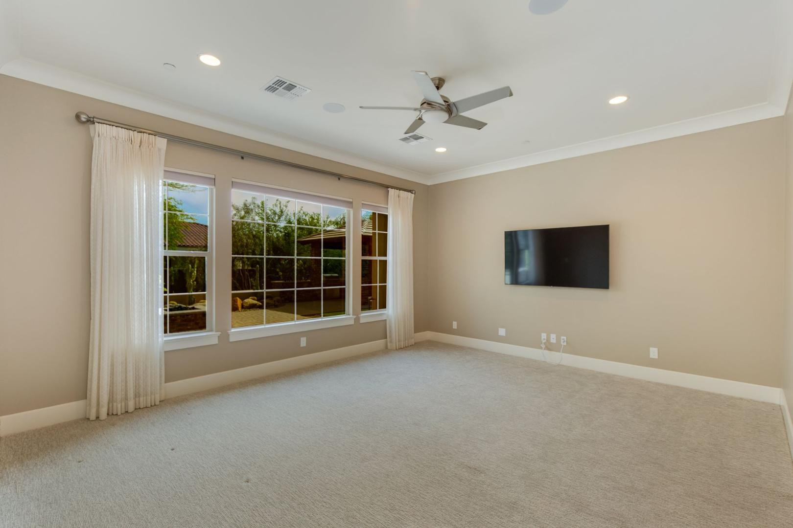 5411 E Duane Lane