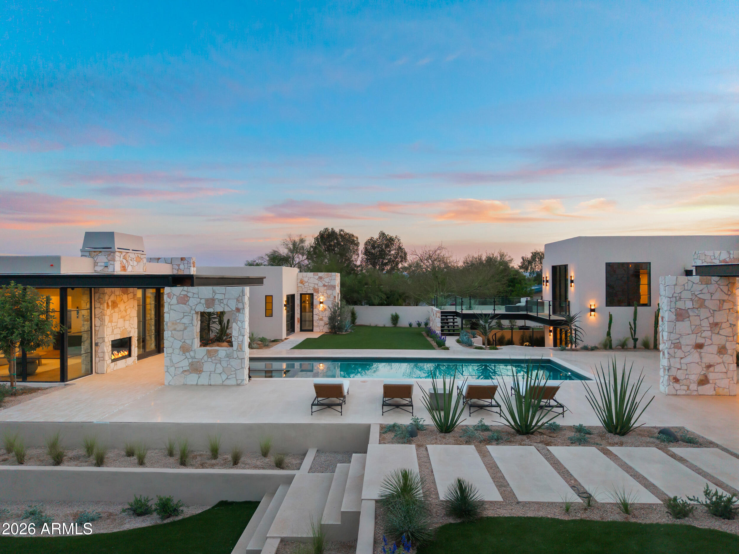 5709 N HARDING Drive