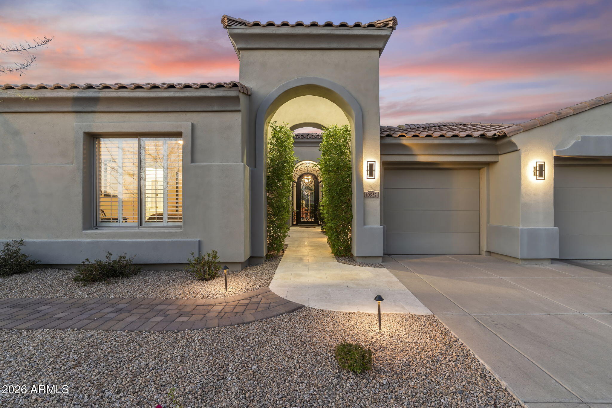 10952 E KORA Lane
