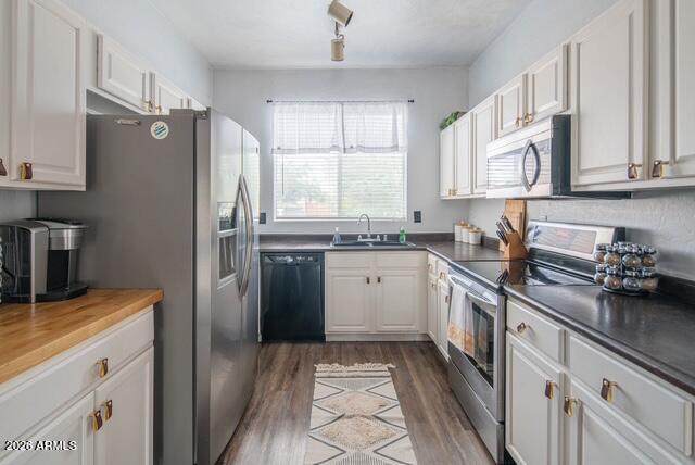 15305 W BANFF Lane