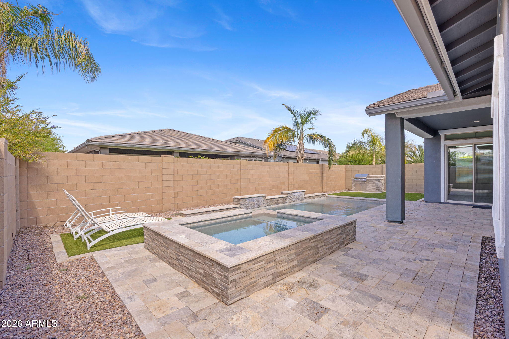 2860 E PINTO Drive
