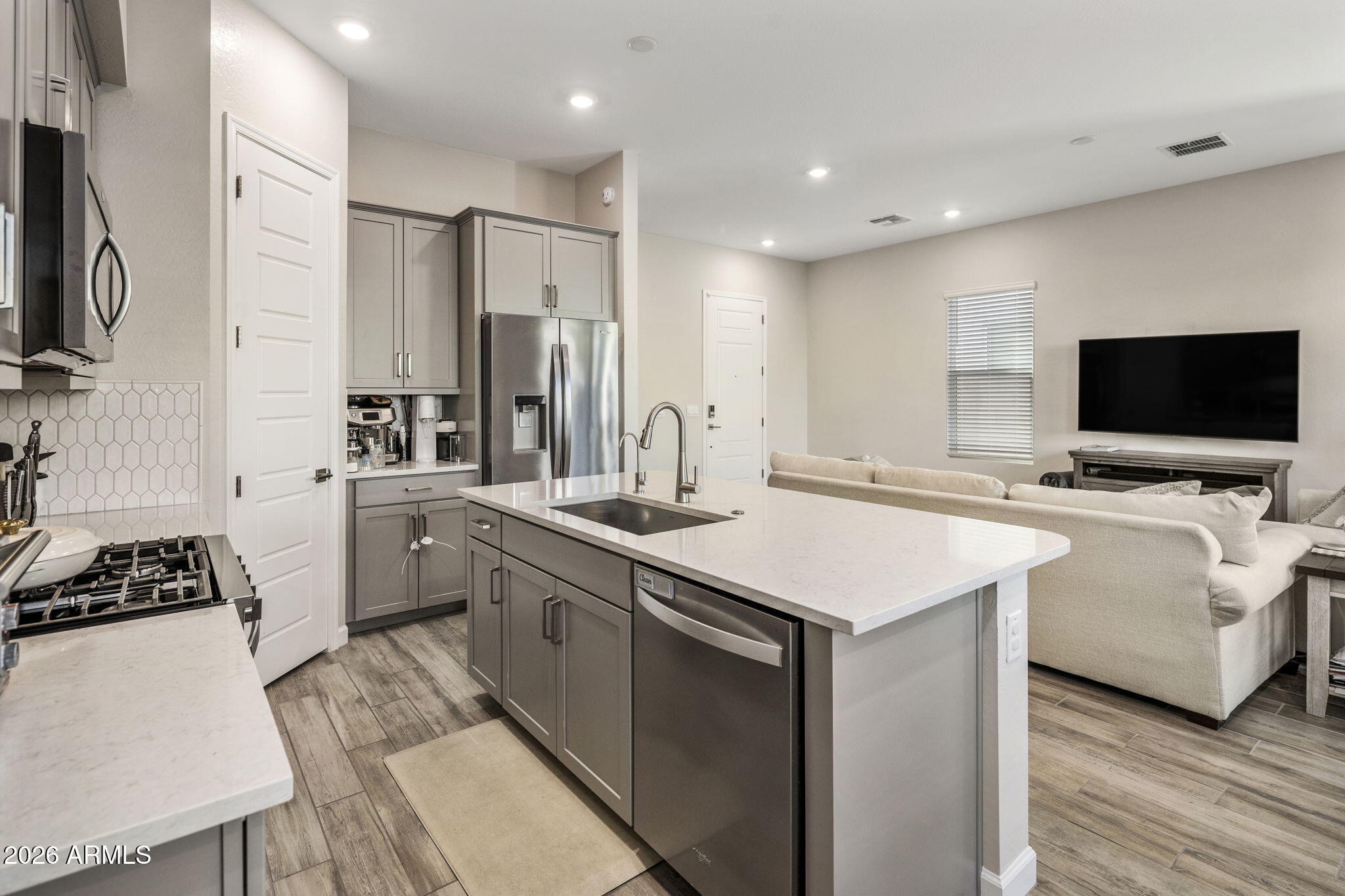 5024 E CAMPO BELLO Drive