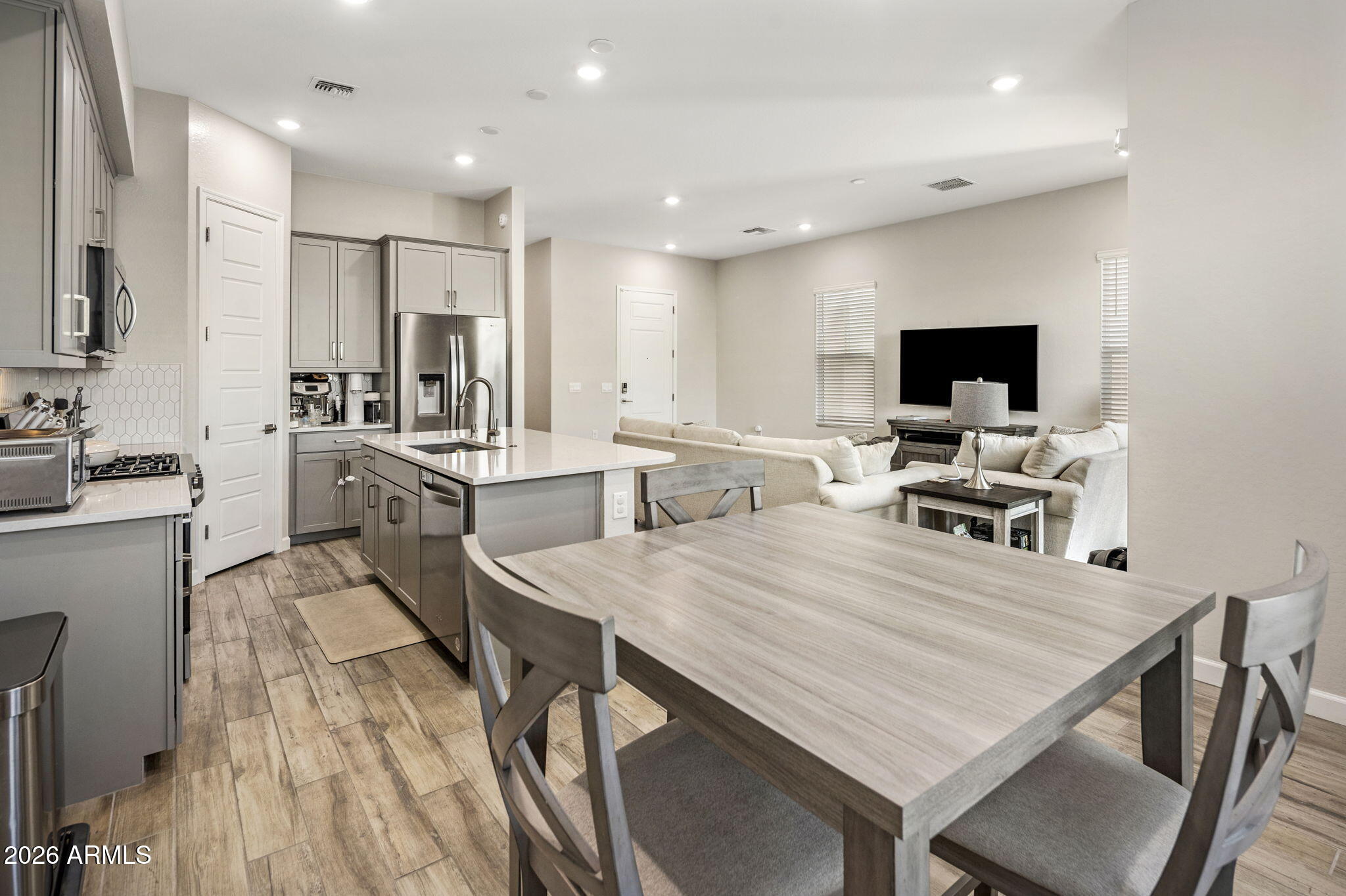 5024 E CAMPO BELLO Drive