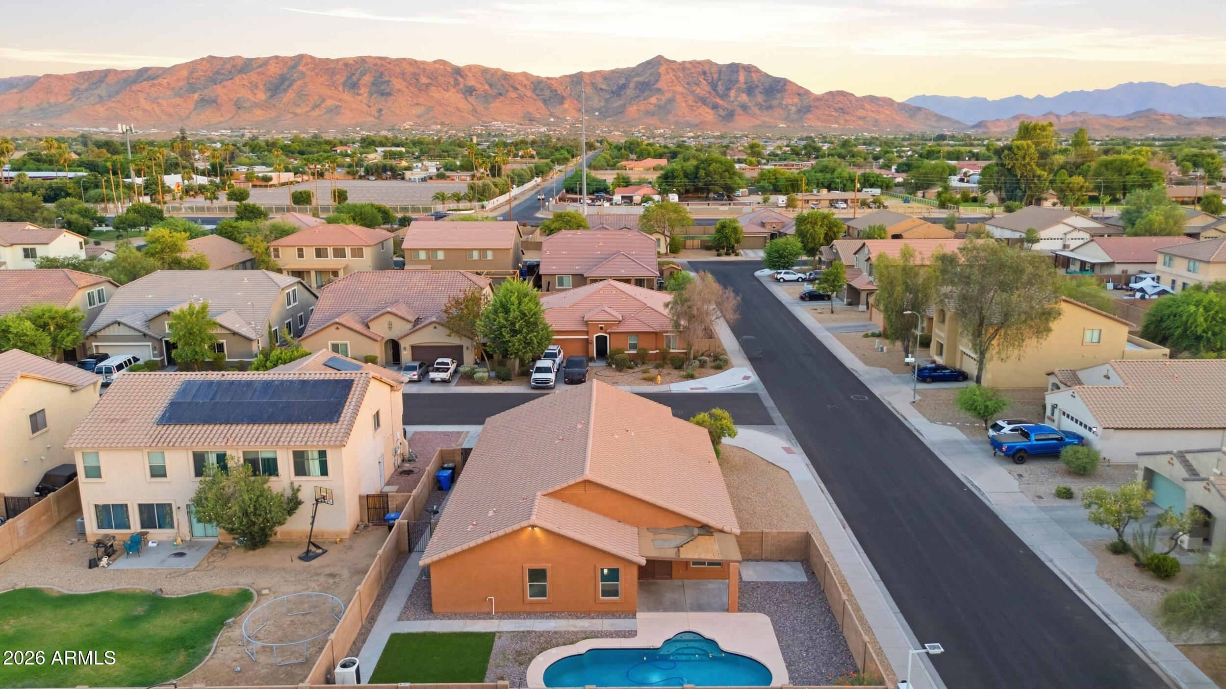 2922 W DUNBAR Drive