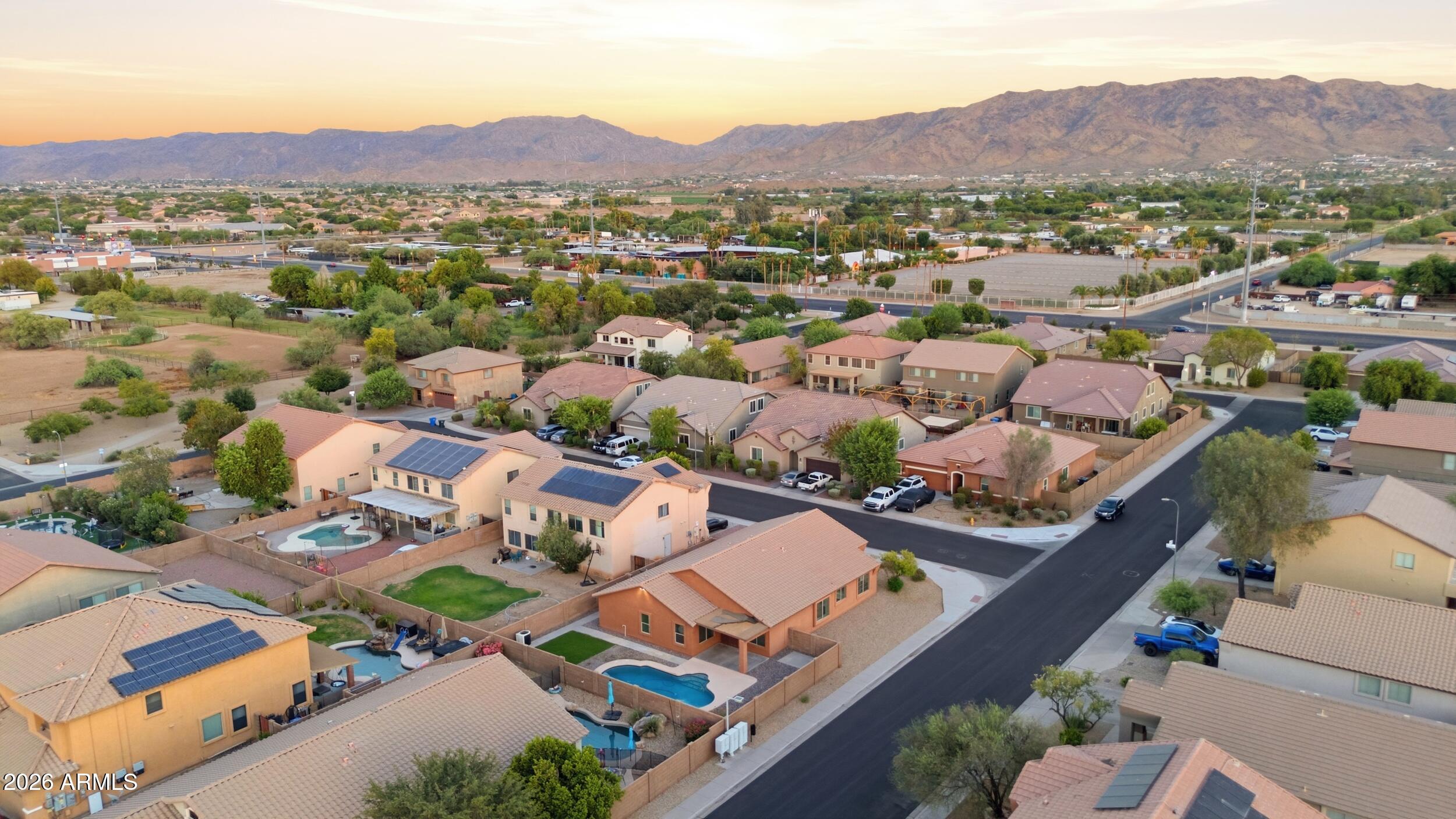 2922 W DUNBAR Drive