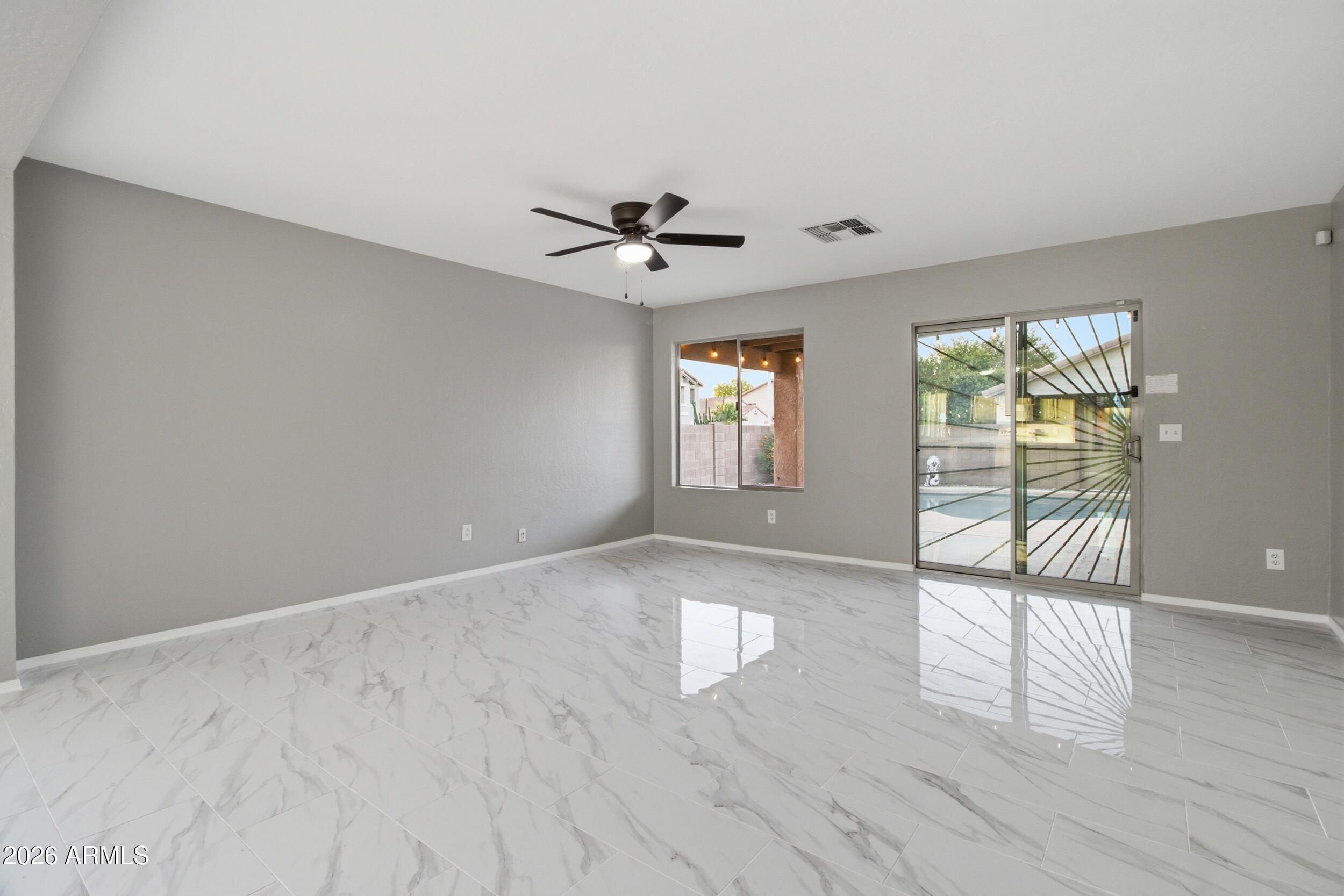 2922 W DUNBAR Drive