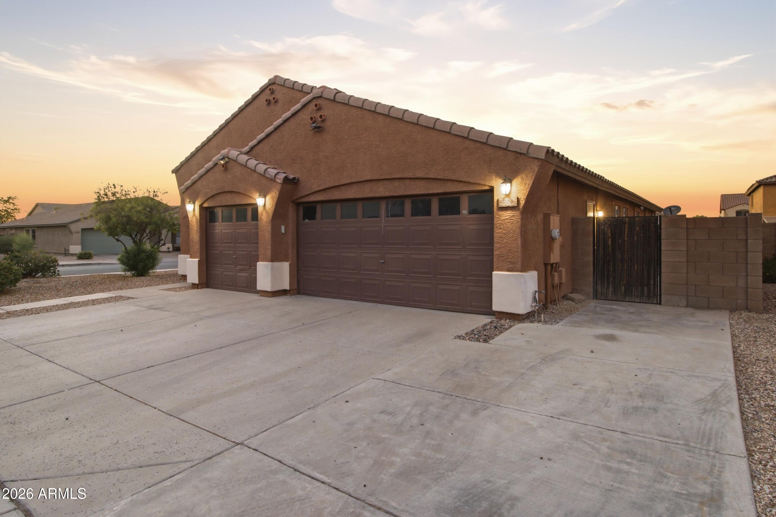 2922 W DUNBAR Drive