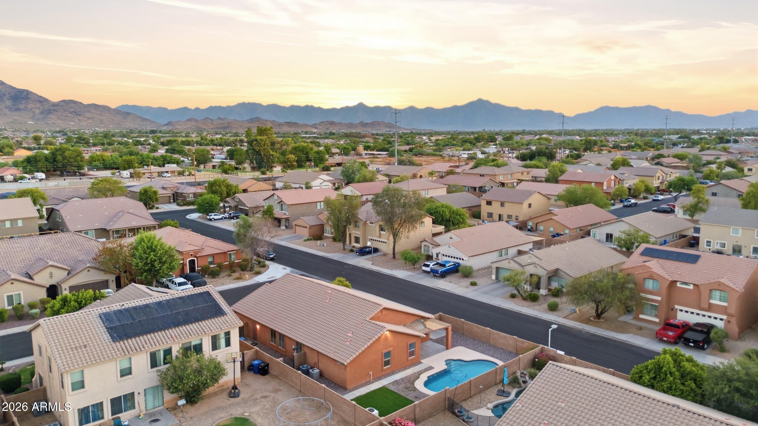 2922 W DUNBAR Drive