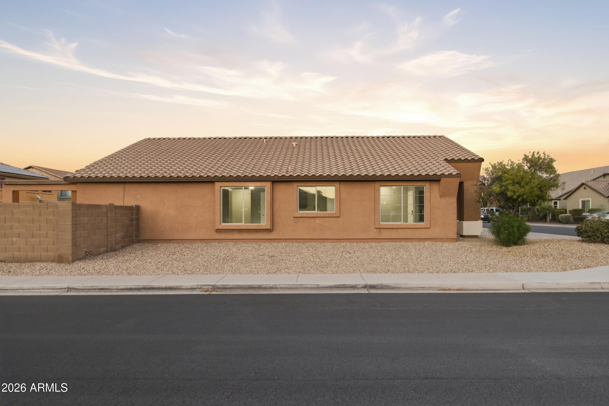 2922 W DUNBAR Drive