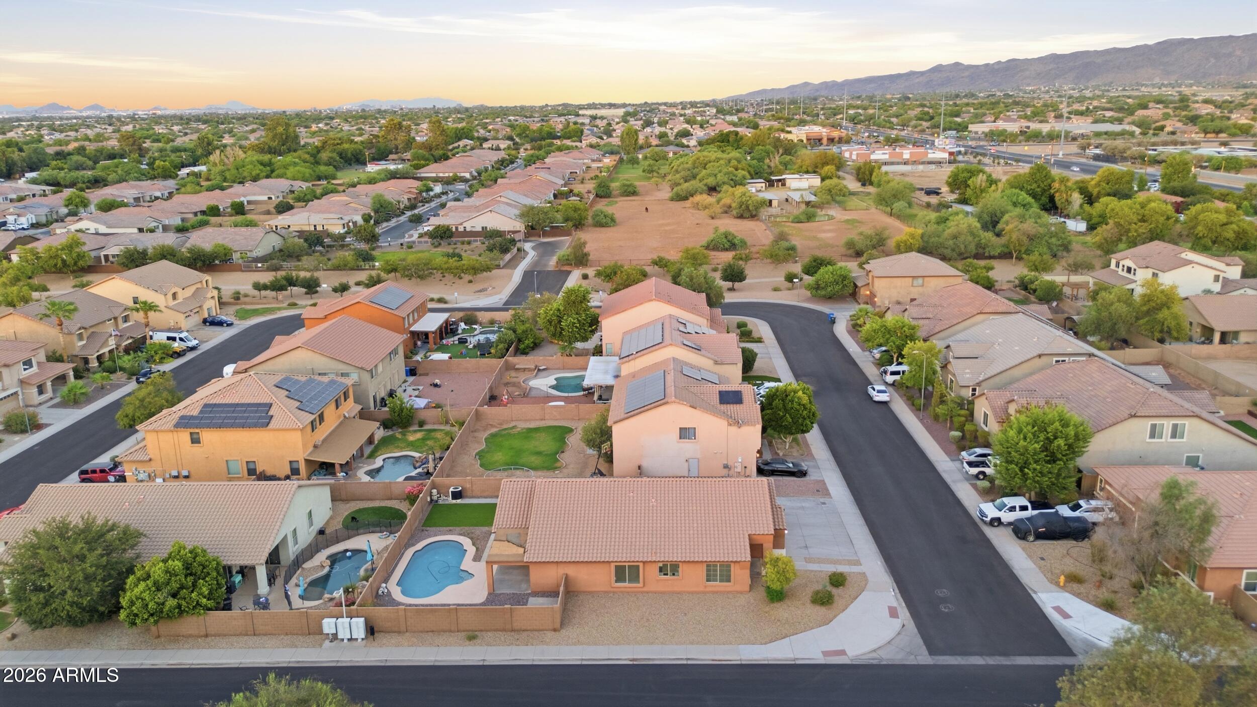 2922 W DUNBAR Drive