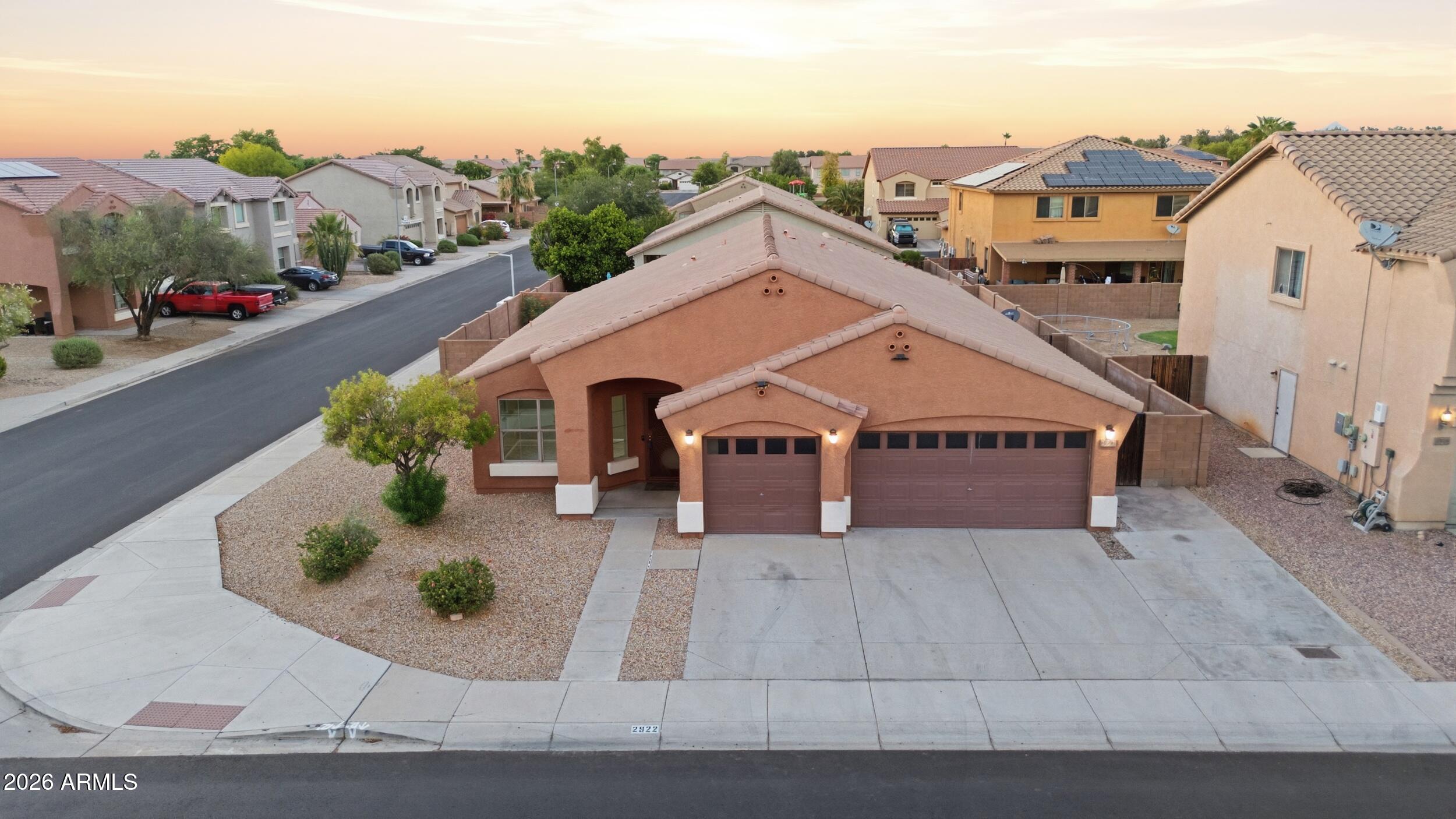2922 W DUNBAR Drive
