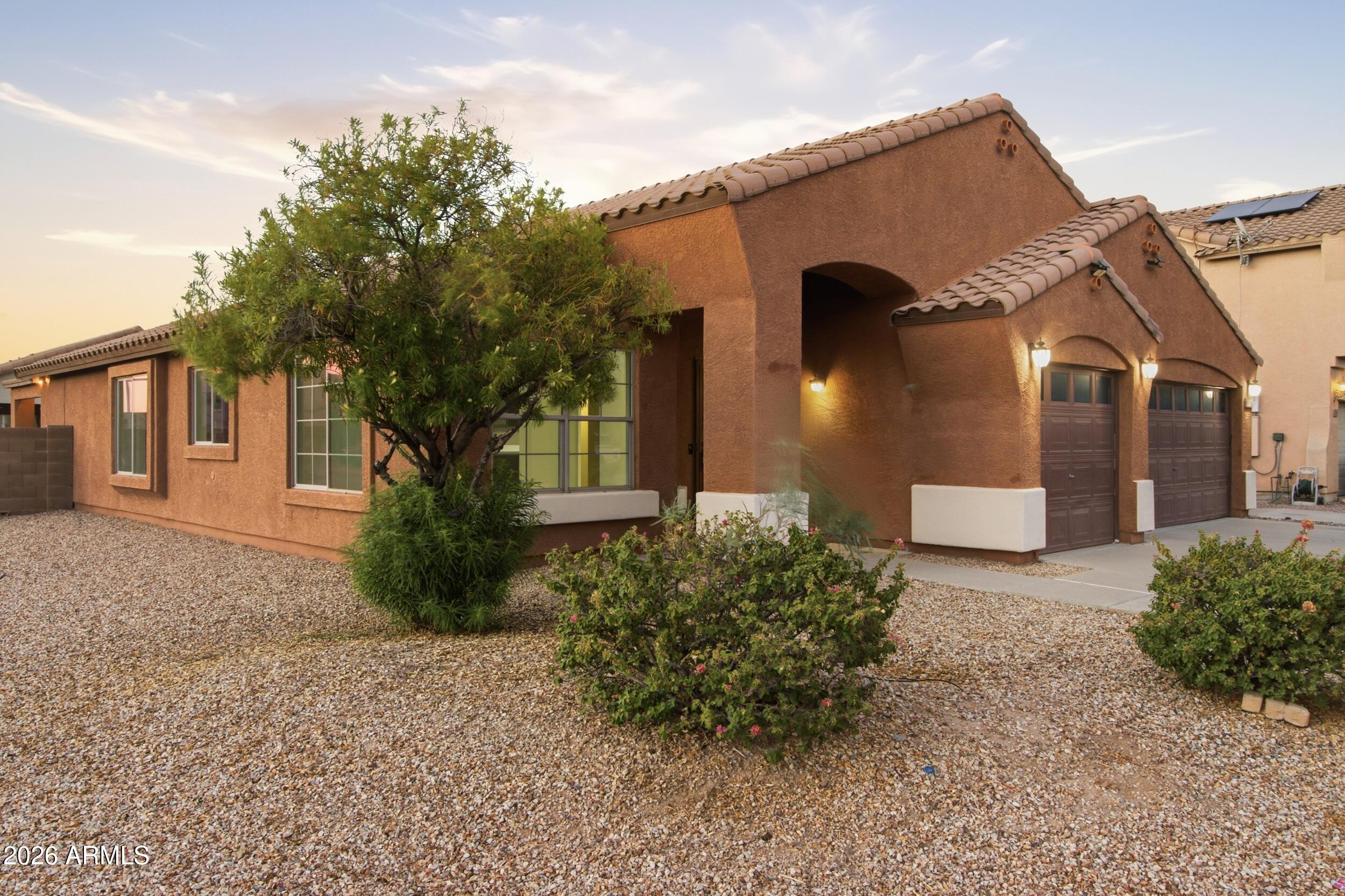 2922 W DUNBAR Drive