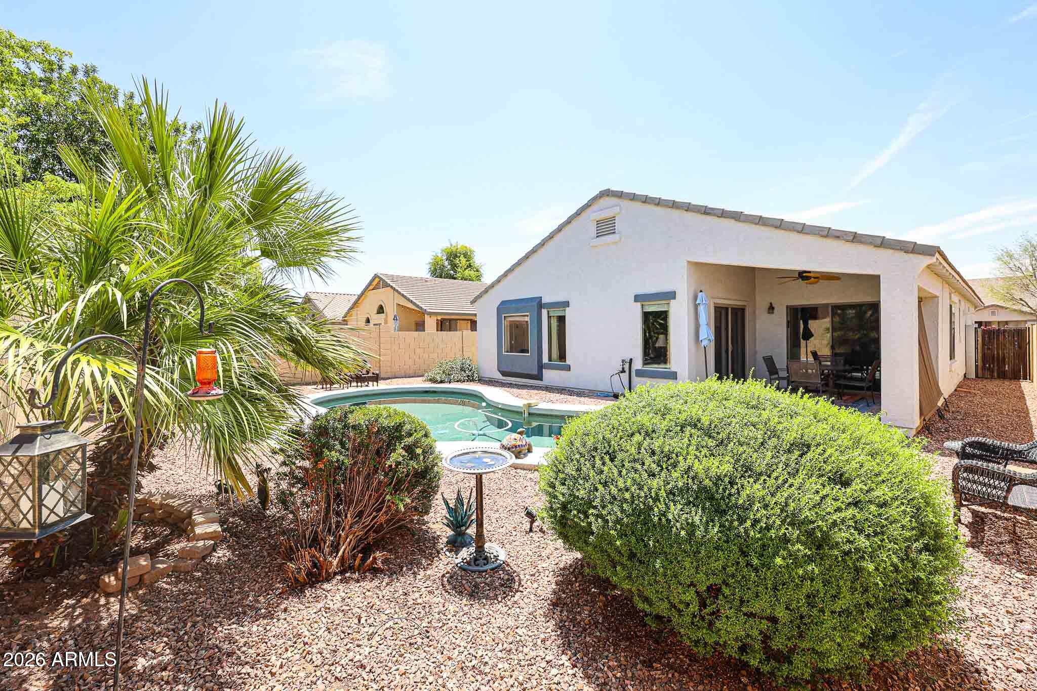 136 W DEXTER Way