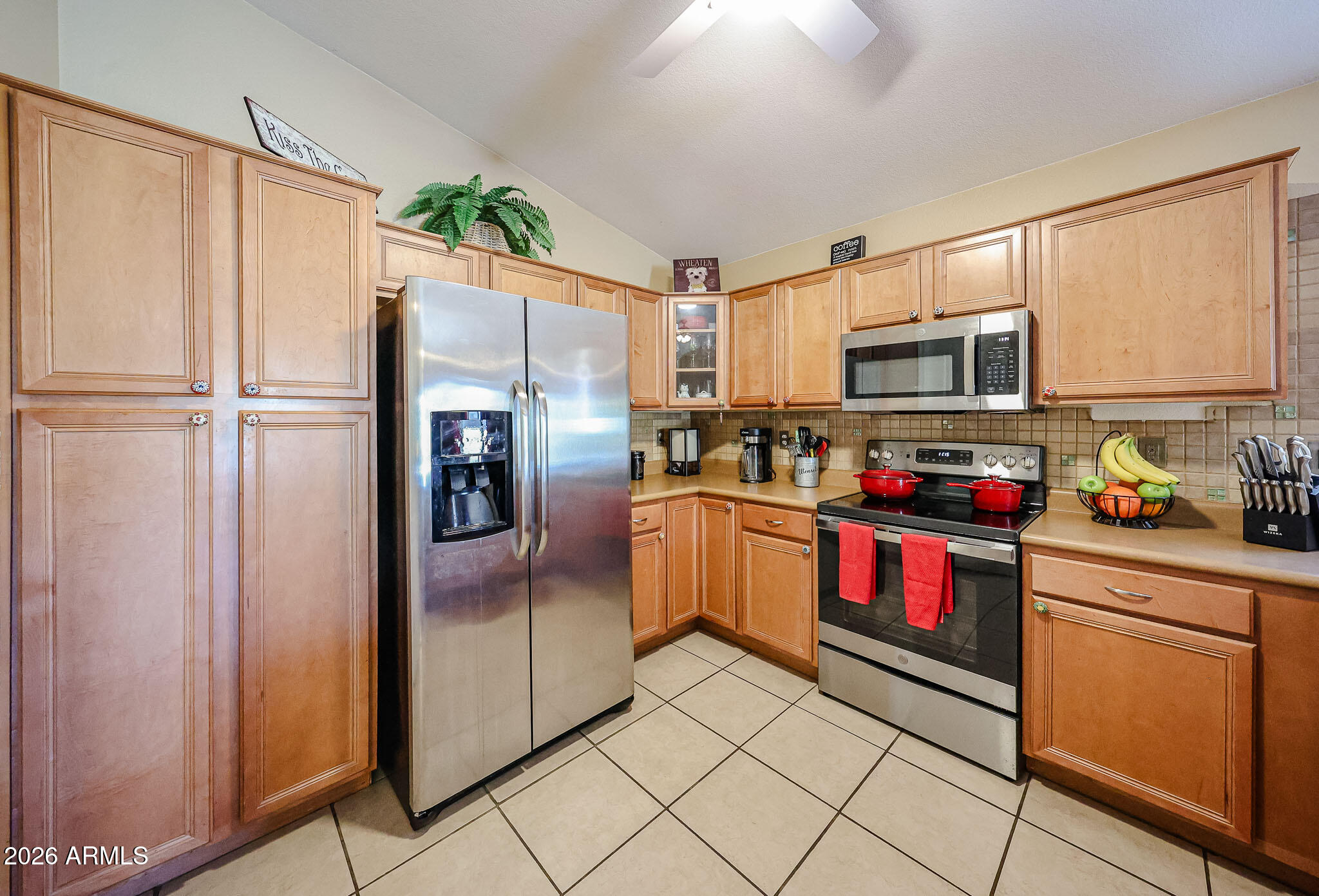 136 W DEXTER Way