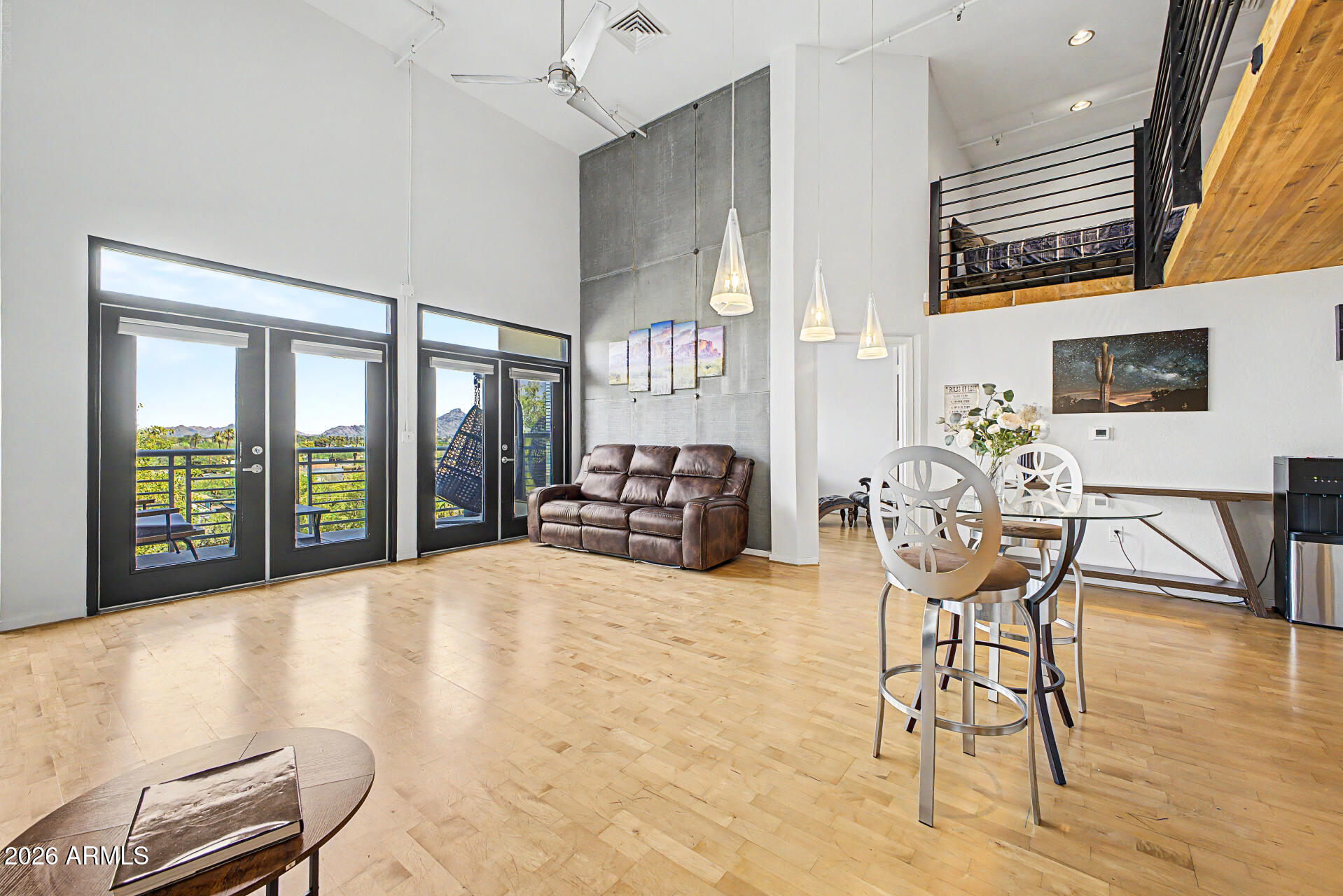 914 E OSBORN Road 417