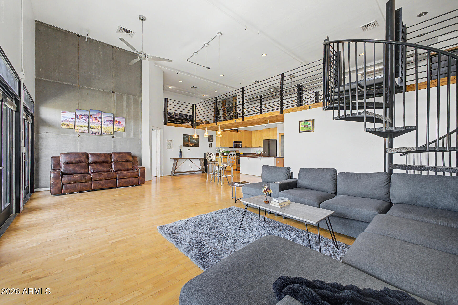 914 E OSBORN Road 417