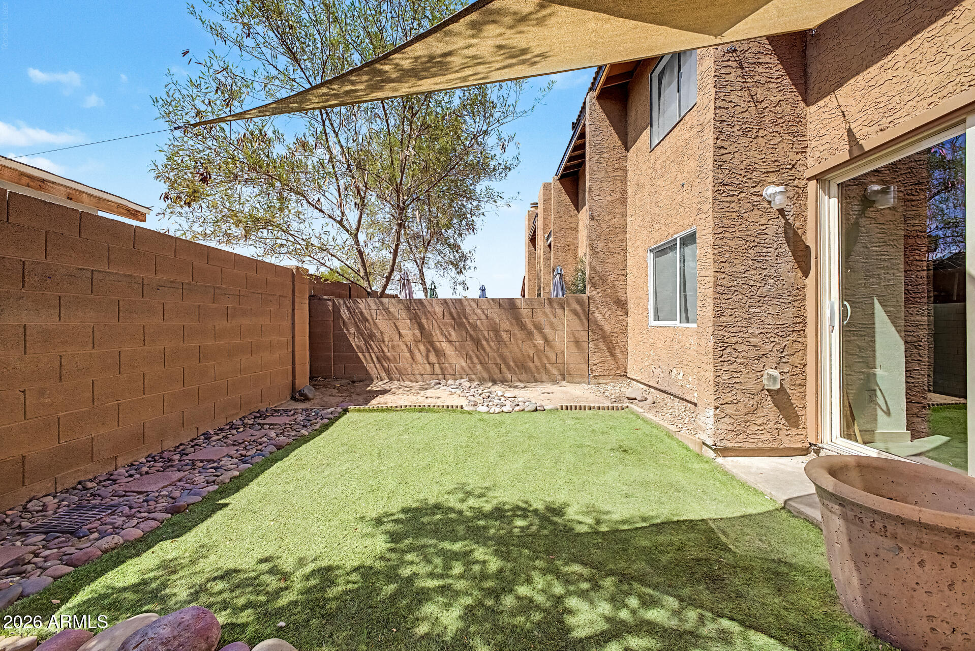 2202 W GLENROSA Avenue 9