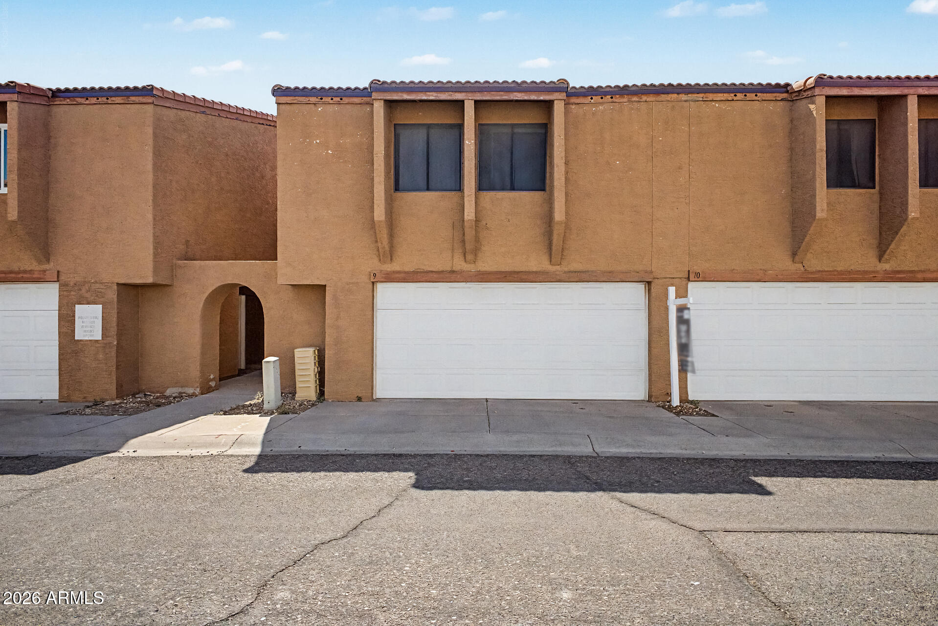 2202 W GLENROSA Avenue 9