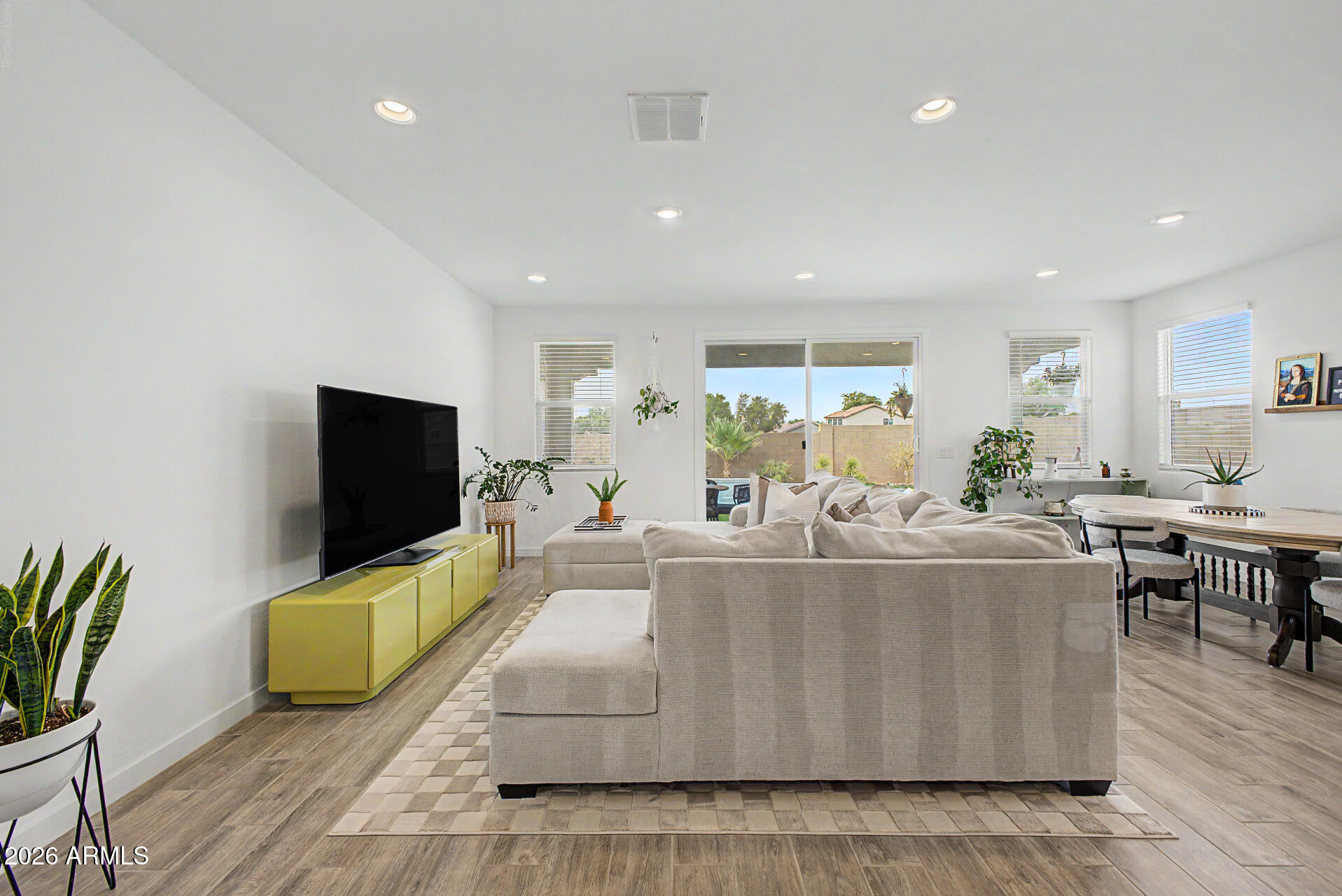 8054 E PALOMA Avenue
